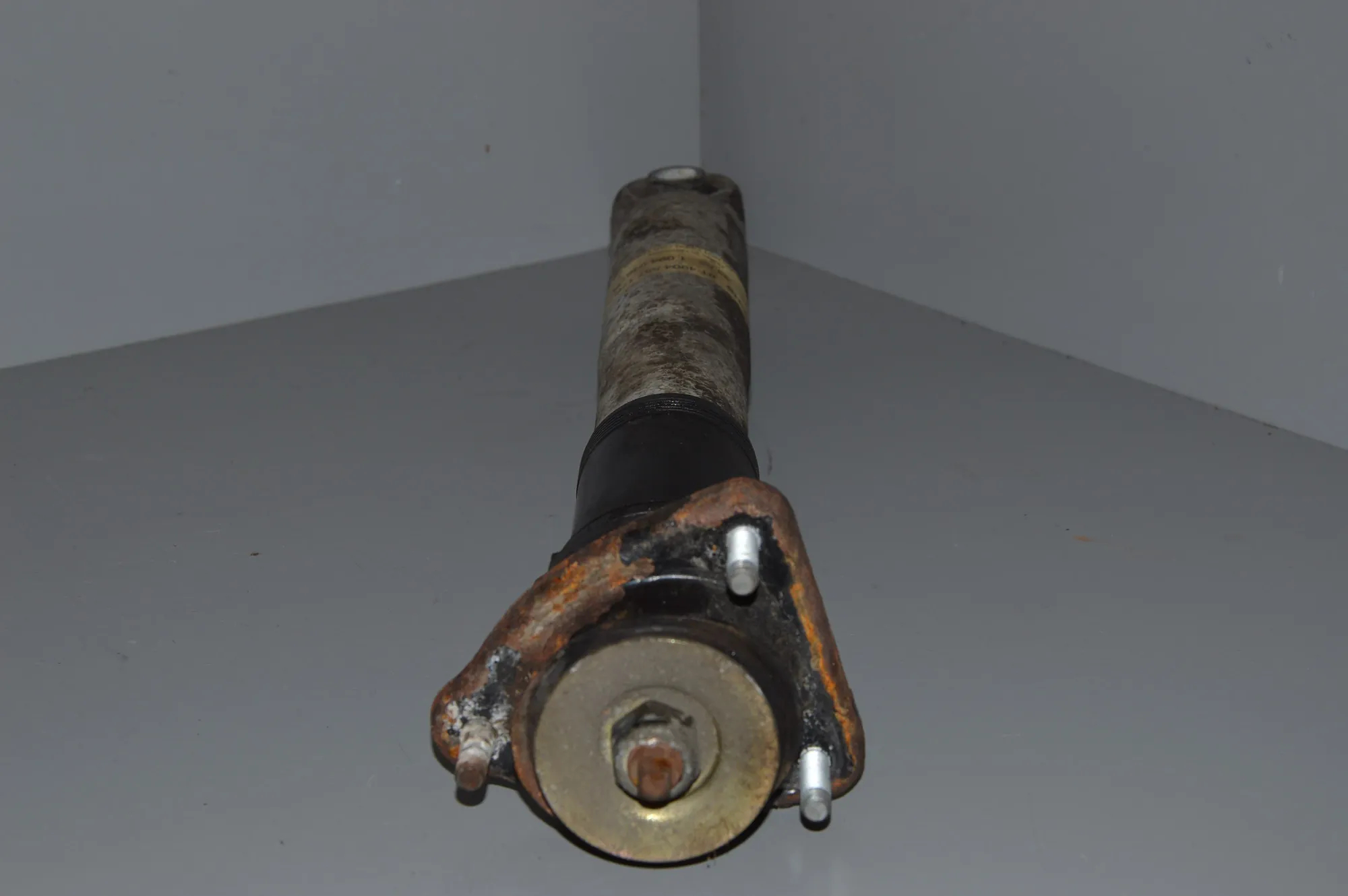 Rear Left Shock Absorber – OEM 1094046 · BMW 5 Touring (E39) 530 d 2000 – 2