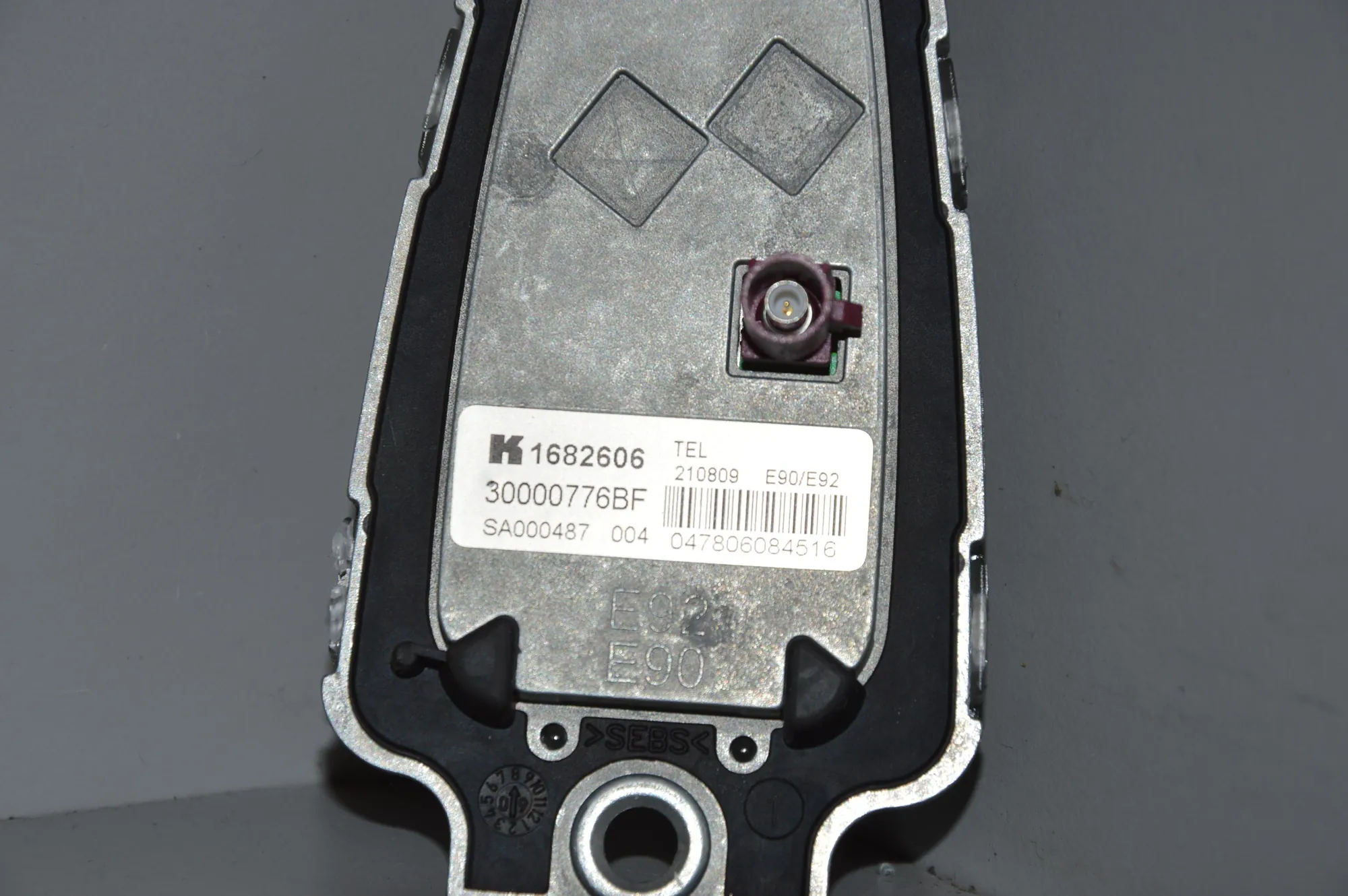 Antenna – OEM 6935688 · BMW 3 Coupe (E92) BMW 3 Coupe (E92) 2009 – 4