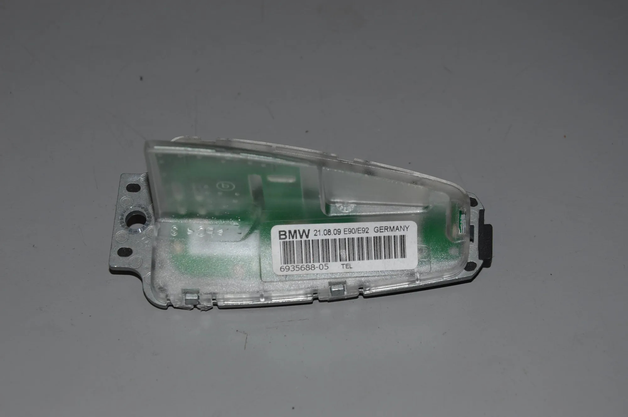 Antenna – OEM 6935688 · BMW 3 Coupe (E92) BMW 3 Coupe (E92) 2009 – 2