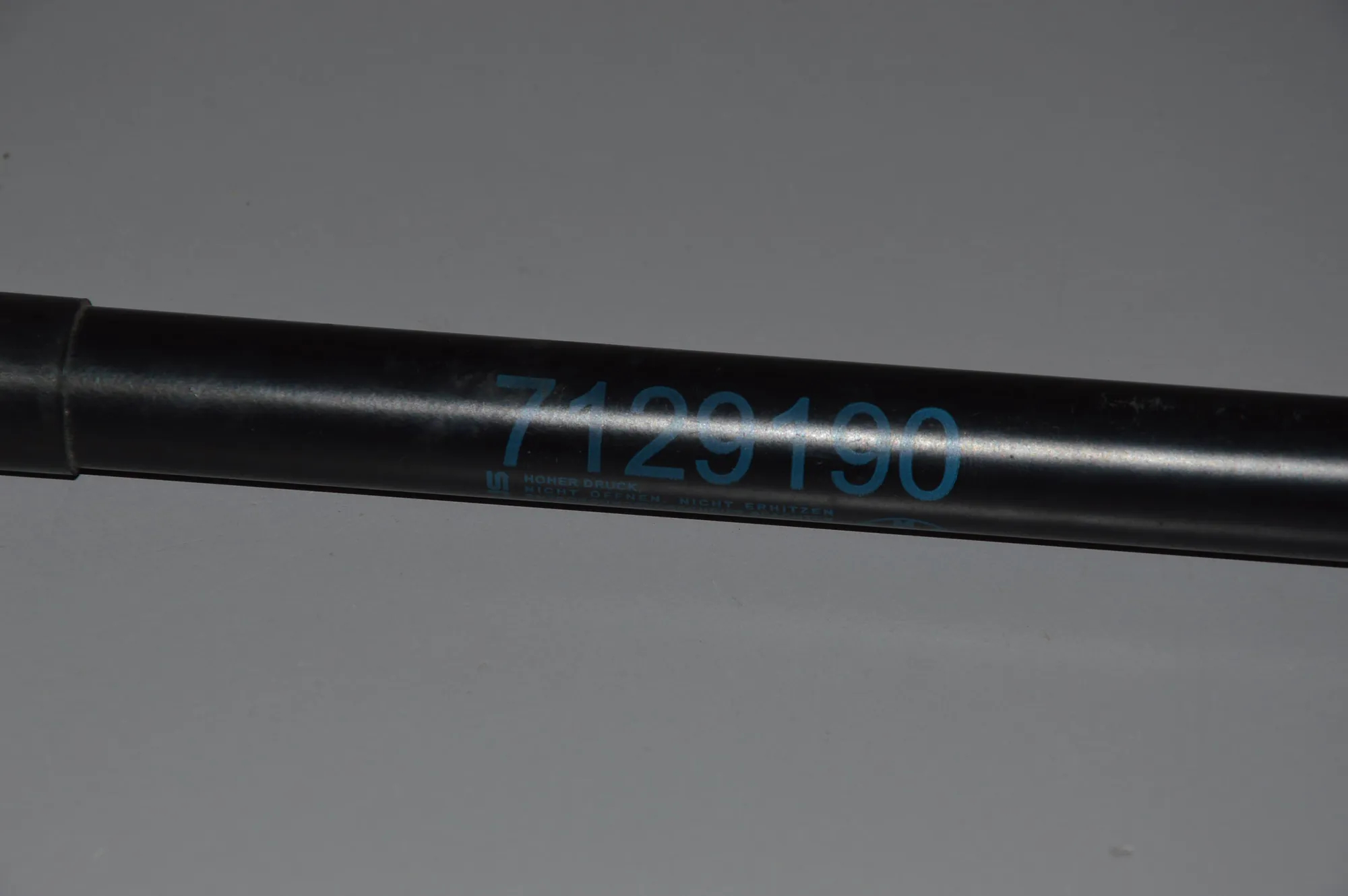 Front Right Bonnet Strut – OEM 51237129190 · BMW 3 Coupe (E92) BMW 3 Coupe (E92) 2009