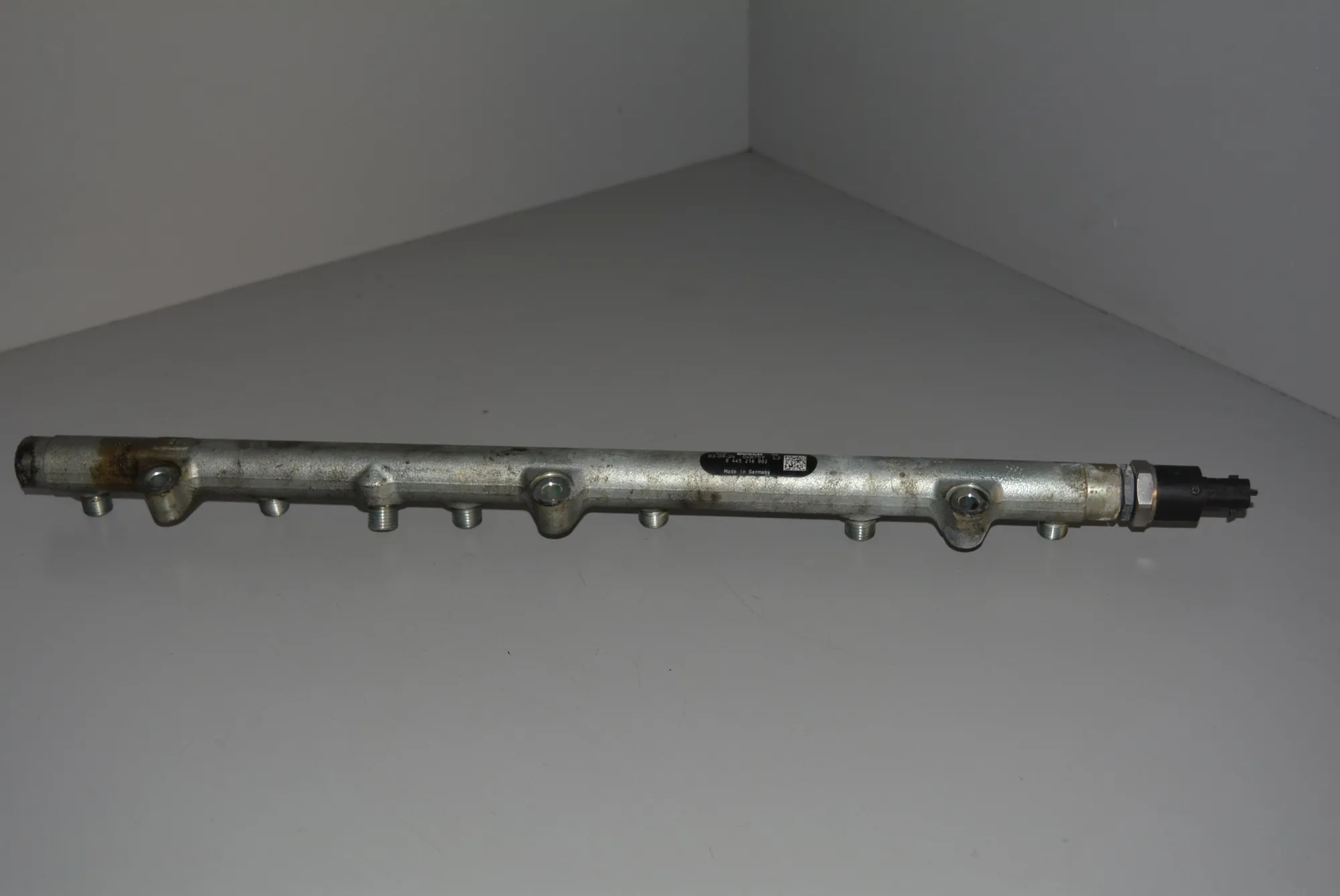 Fuel Rail – OEM BOSCH0445216002 · BMW 5 Touring (E39) 530 d 1999