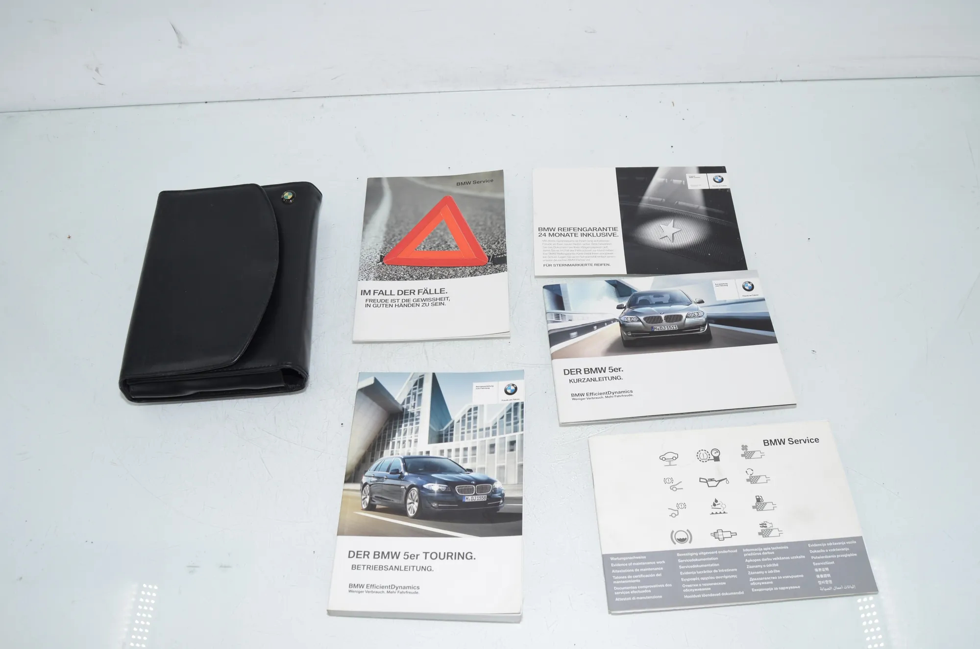 Manual Service Book – OEM 2607906 · BMW 5 Touring (F11) 530 d xDrive 2012