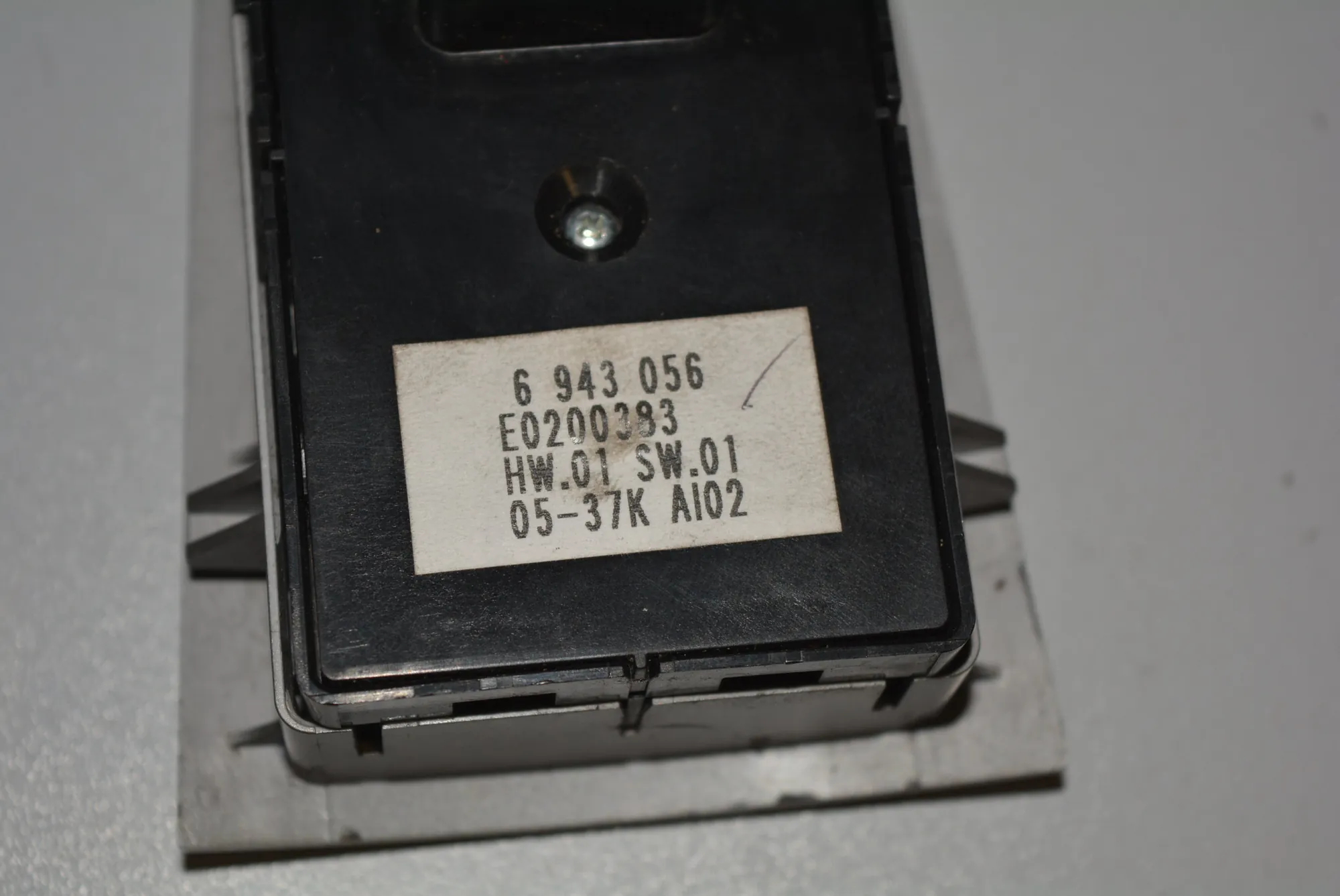 Front Right Door Window Switch – OEM 6943056 · BMW 7 (E65, E66, E67) BMW 7 (E65, E66, E67) 730 Ld 2005 – 4