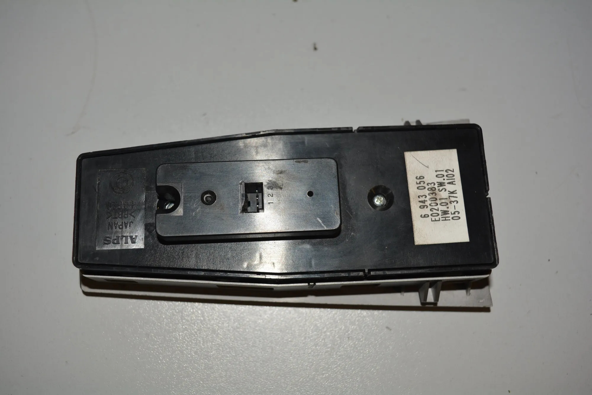 Front Right Door Window Switch – OEM 6943056 · BMW 7 (E65, E66, E67) BMW 7 (E65, E66, E67) 730 Ld 2005 – 3