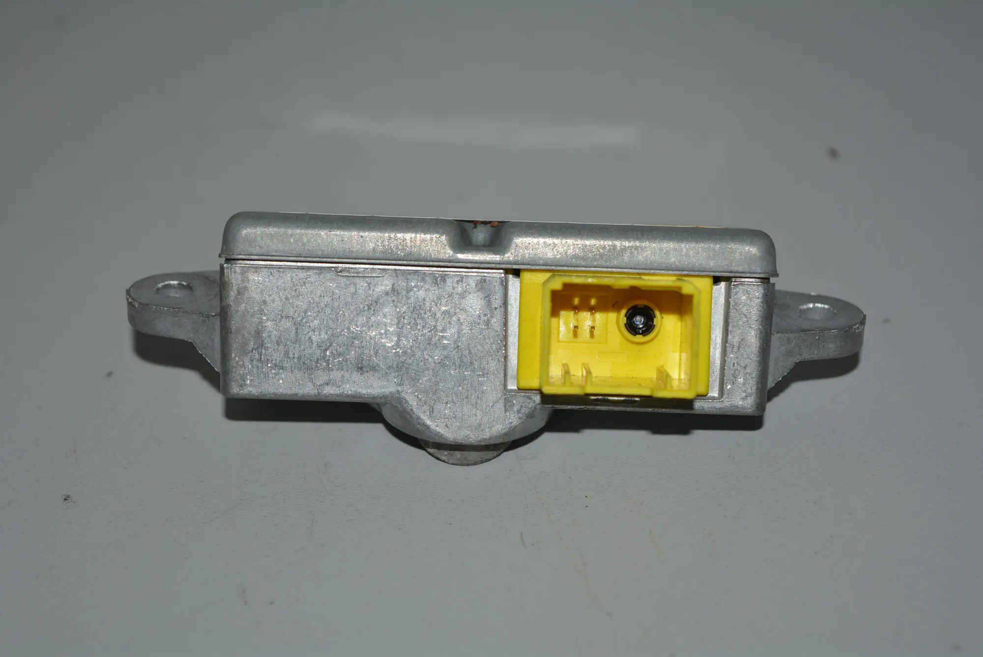 SRS Control Unit – OEM 6970908 · BMW 7 (E65, E66, E67) BMW 7 (E65, E66, E67) 730 Ld 2005 – 3
