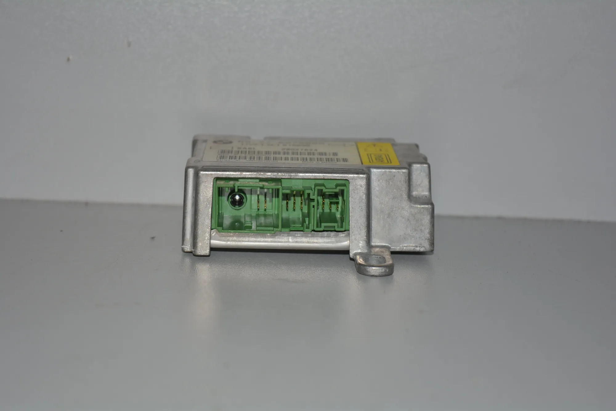 SRS Control Unit – OEM 6970886 · BMW 7 (E65, E66, E67) BMW 7 (E65, E66, E67) 730 Ld 2005 – 3