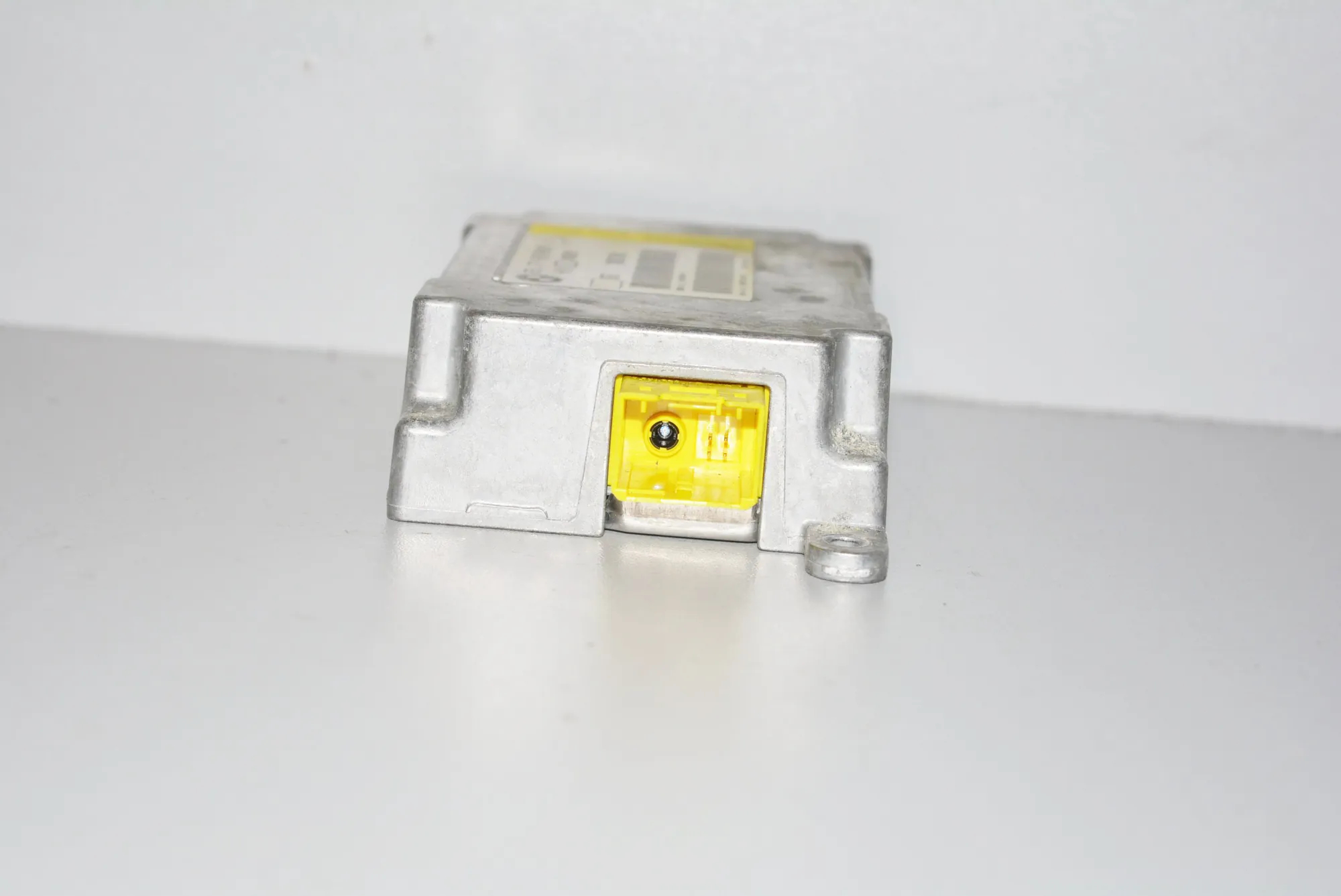 SRS Control Unit – OEM 6970897 · BMW 7 (E65, E66, E67) BMW 7 (E65, E66, E67) 730 Ld 2005 – 3