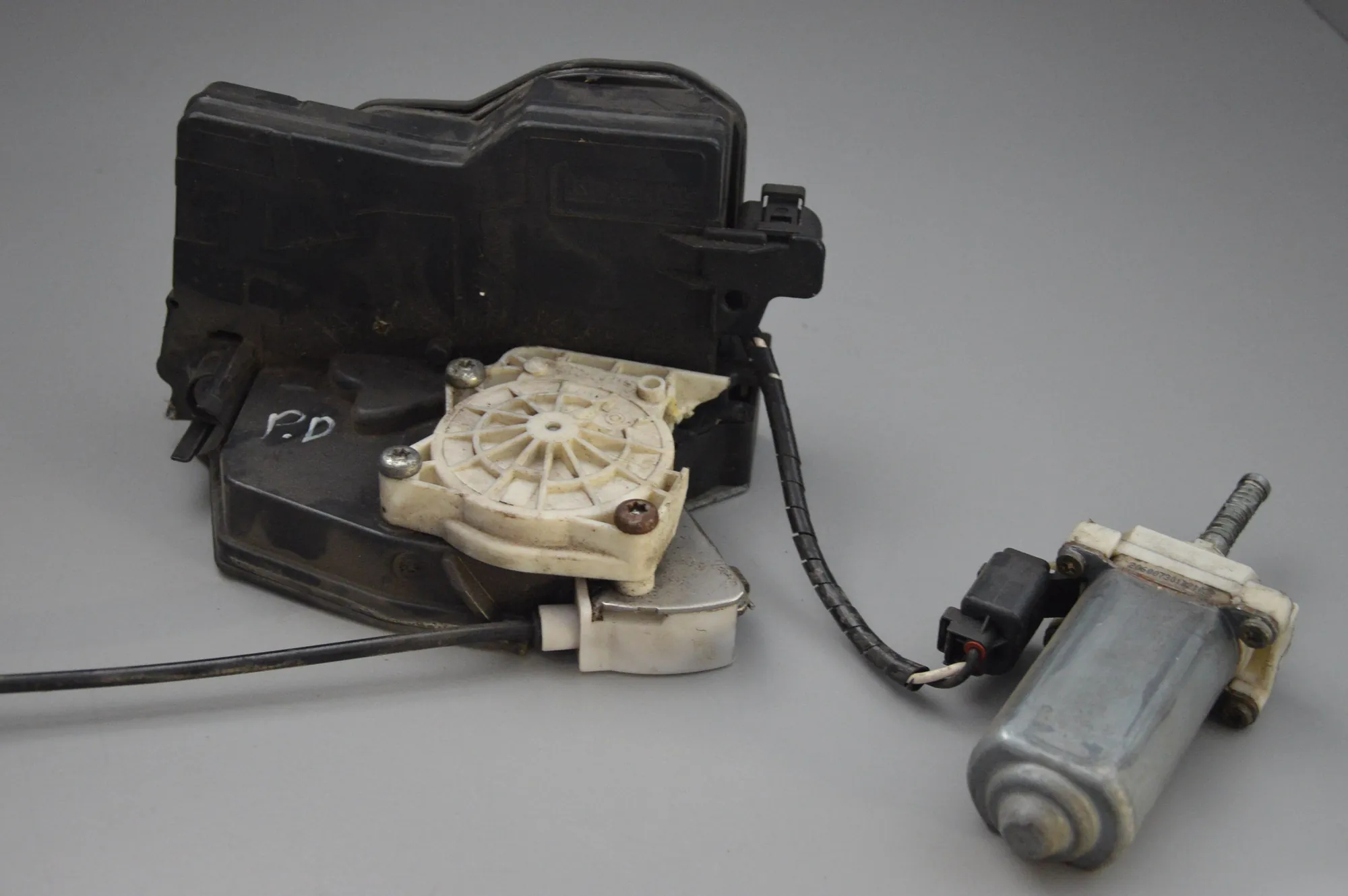 Front Right Door Lock – OEM 512172021247028906 · BMW 7 (E65, E66, E67) BMW 7 (E65, E66, E67) 2003 – 3