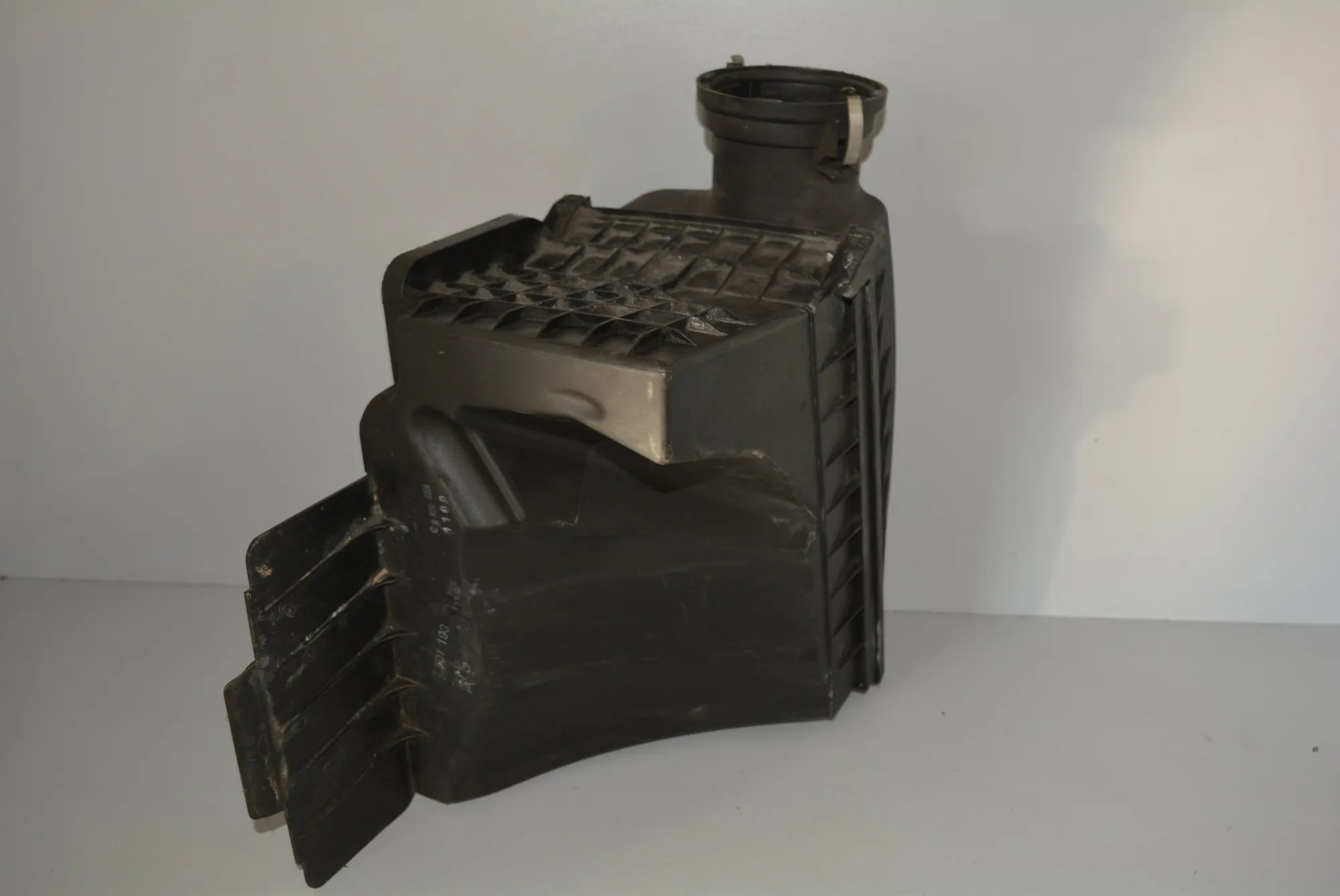 Air Filter Box – OEM 7501198 · BMW 7 (E65, E66, E67) BMW 7 (E65, E66, E67) 2002 – 2
