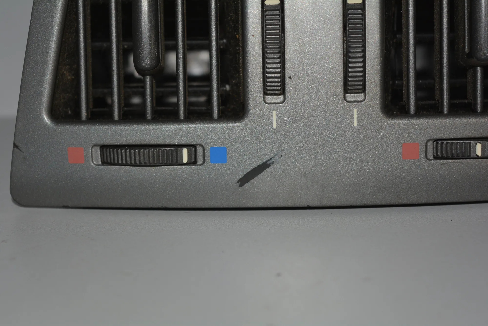 Dashboard Air Vents – OEM 7002395 · BMW 7 (E65, E66, E67) BMW 7 (E65, E66, E67) 2002 – 3