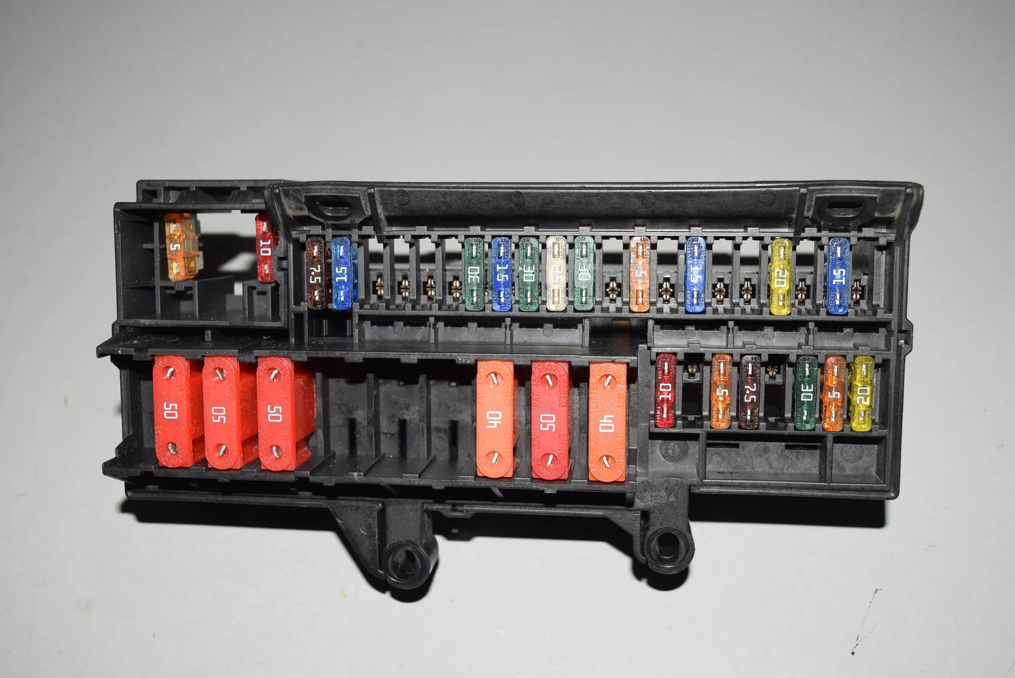 Fuse Box – OEM 18560 · BMW 7 (E65, E66, E67) BMW 7 (E65, E66, E67) 730 d 2004