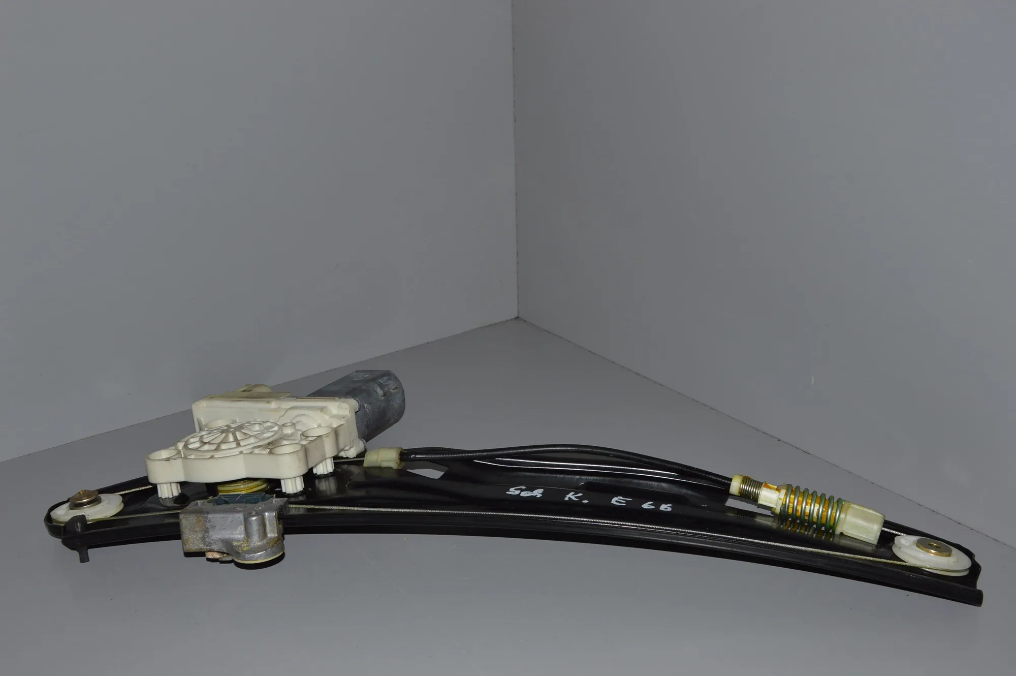 Rear Left Door Window Regulator – OEM 7138863 · BMW 7 (E65, E66, E67) BMW 7 (E65, E66, E67) 730 Ld 2005