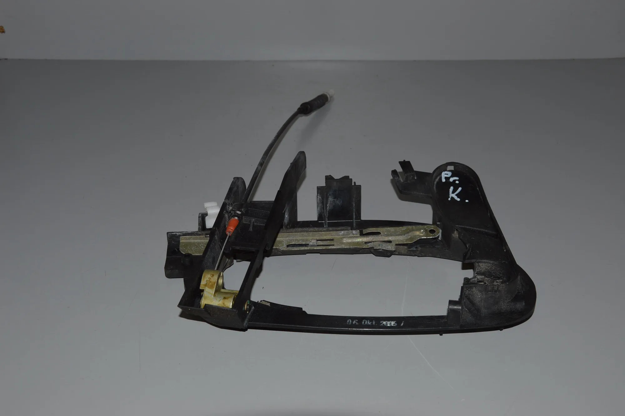 Front Left Door Interior Handle Frame – OEM 70137017013705 · BMW 7 (E65, E66, E67) BMW 7 (E65, E66, E67) 730 Ld 2005