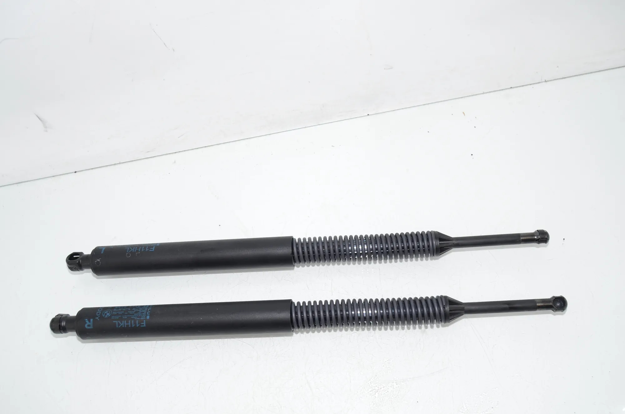 Right Side Tailgate Gas Strut – OEM 7266350 · BMW 5 Touring (F11) 530 d xDrive 2012