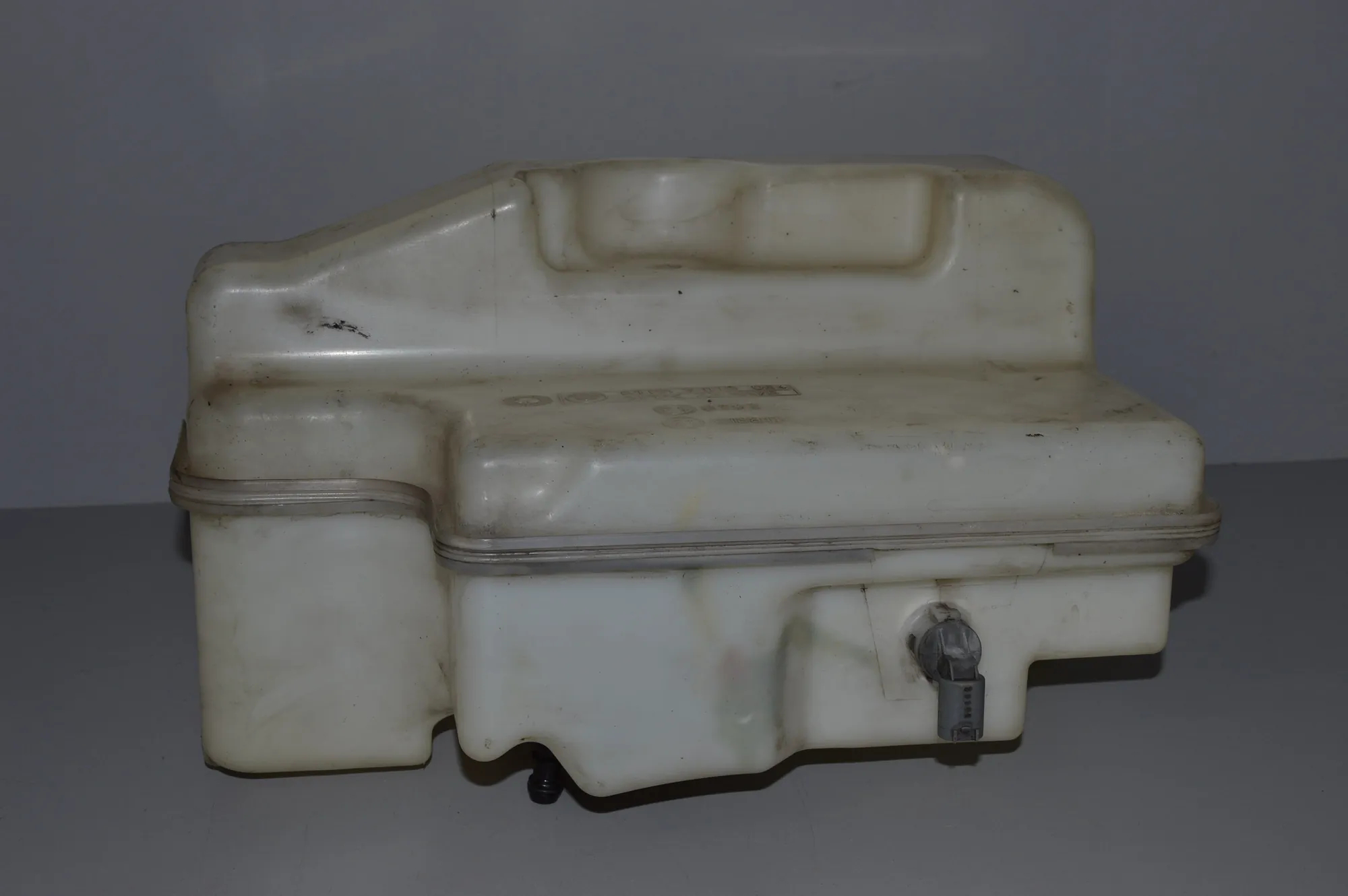 Window Washer Tank – OEM 7148064 · BMW 7 (E65, E66, E67) BMW 7 (E65, E66, E67) 730 Ld 2005 – 5