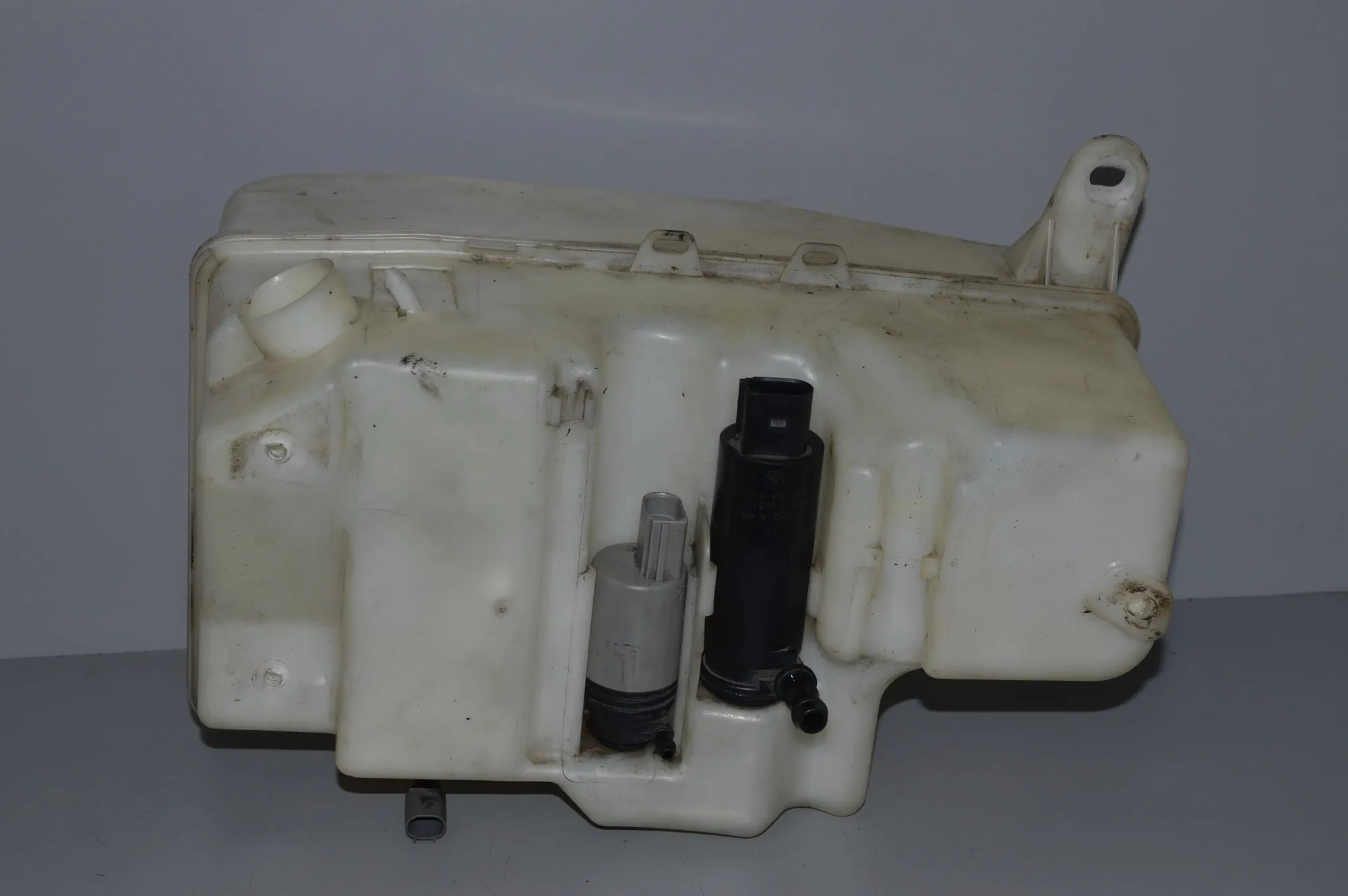 Window Washer Tank – OEM 7148064 · BMW 7 (E65, E66, E67) BMW 7 (E65, E66, E67) 730 Ld 2005