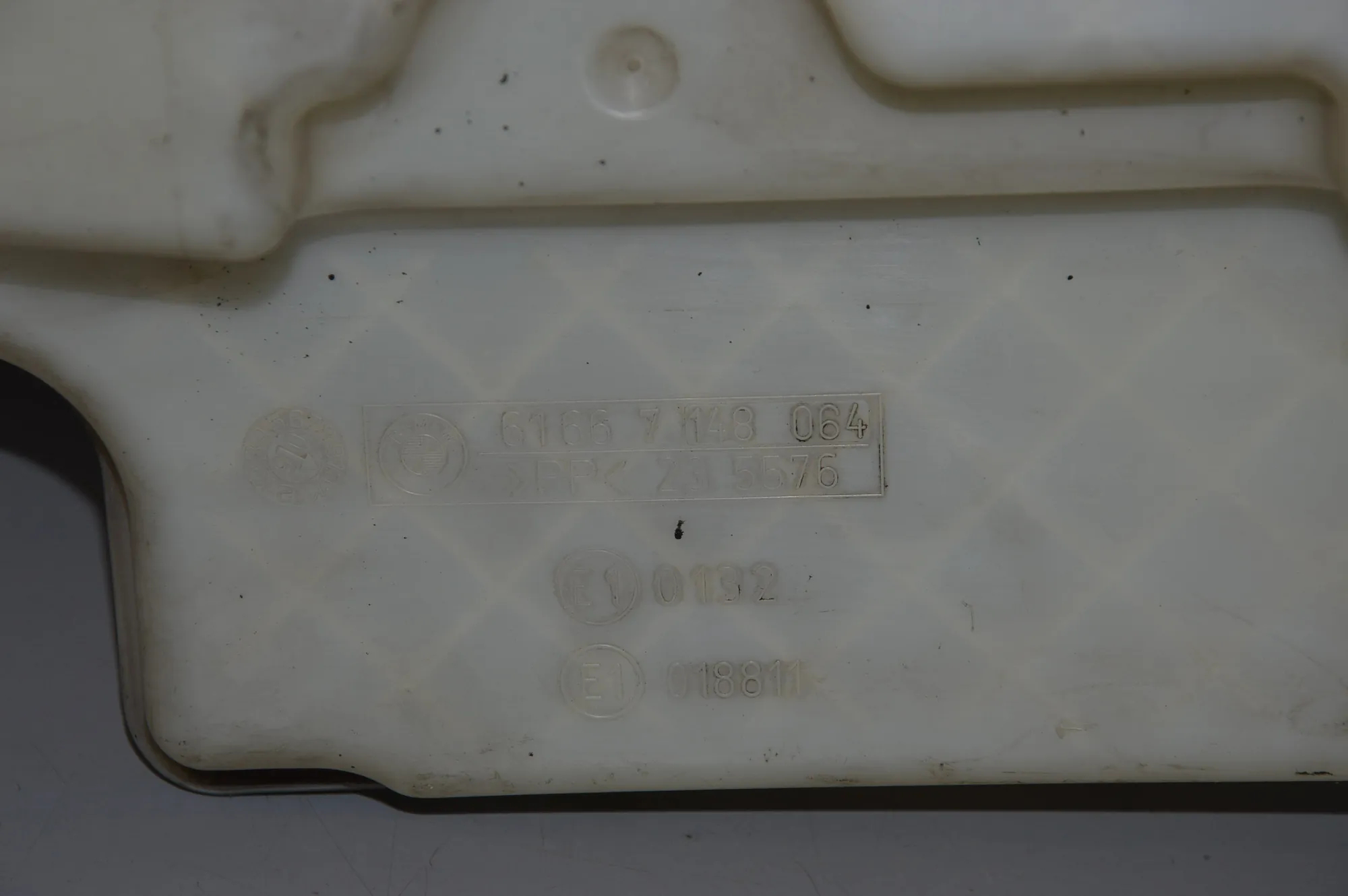 Window Washer Tank – OEM 7148064 · BMW 7 (E65, E66, E67) BMW 7 (E65, E66, E67) 730 Ld 2005 – 6