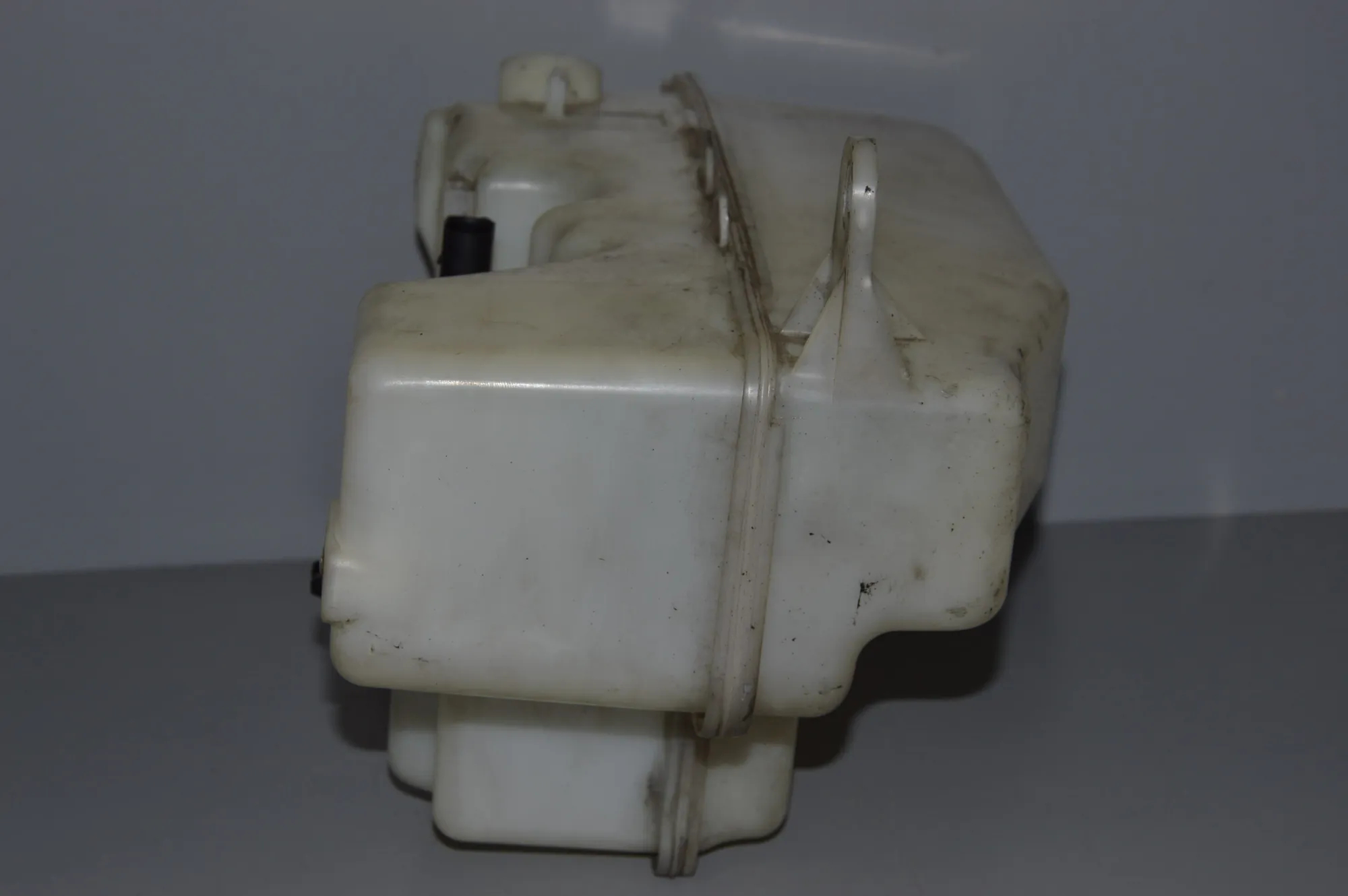 Window Washer Tank – OEM 7148064 · BMW 7 (E65, E66, E67) BMW 7 (E65, E66, E67) 730 Ld 2005 – 4