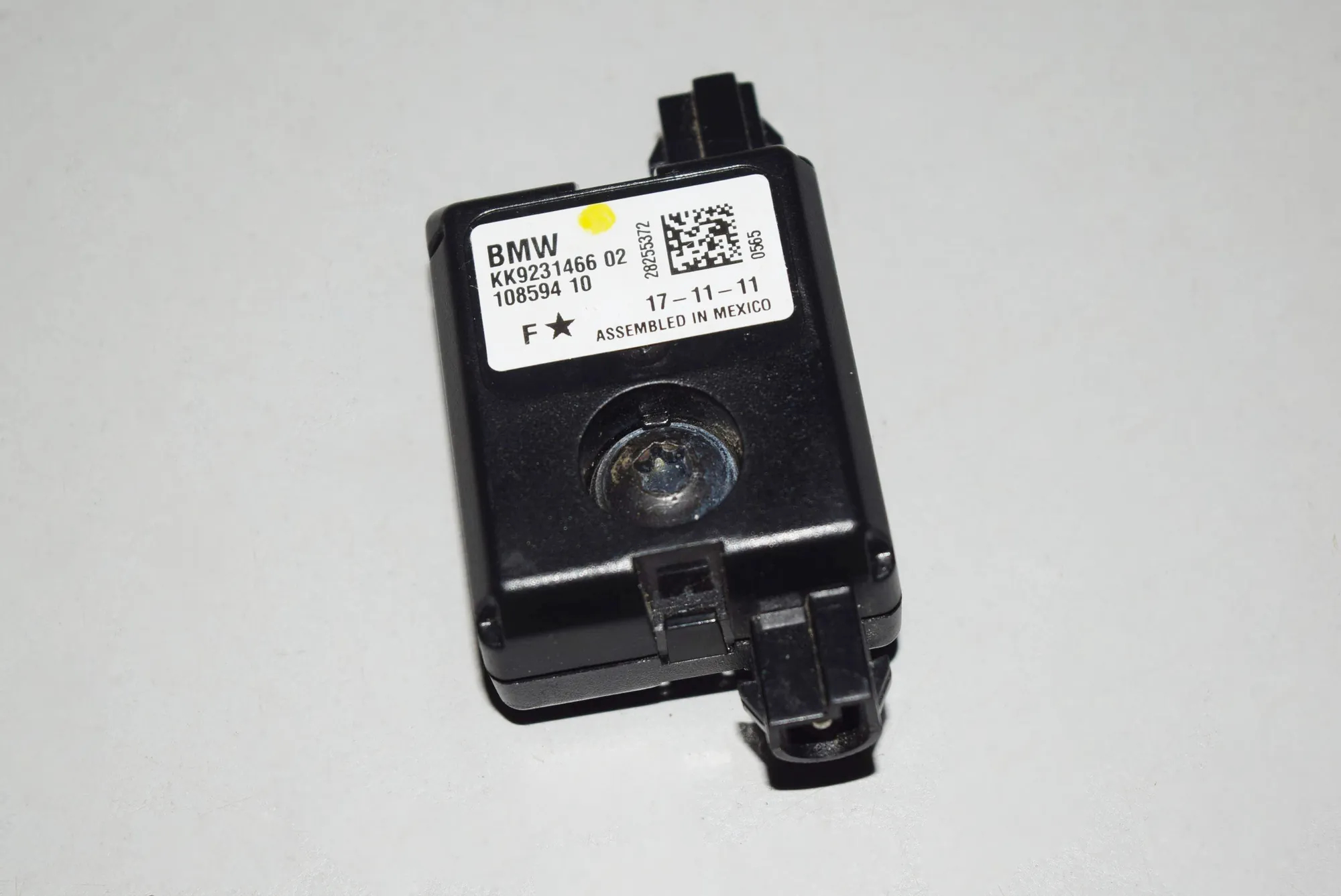 Antenna Amplifier – OEM 9231466 · BMW 3 (F30, F80) BMW 3 (F30, F80) 328 i 2011