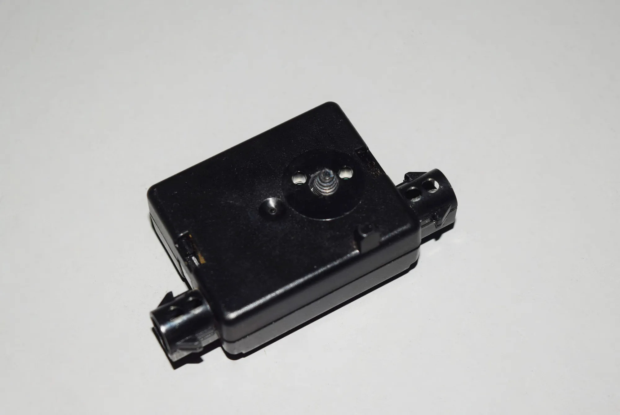 Antenna Amplifier – OEM 9231466 · BMW 3 (F30, F80) BMW 3 (F30, F80) 328 i 2011 – 3