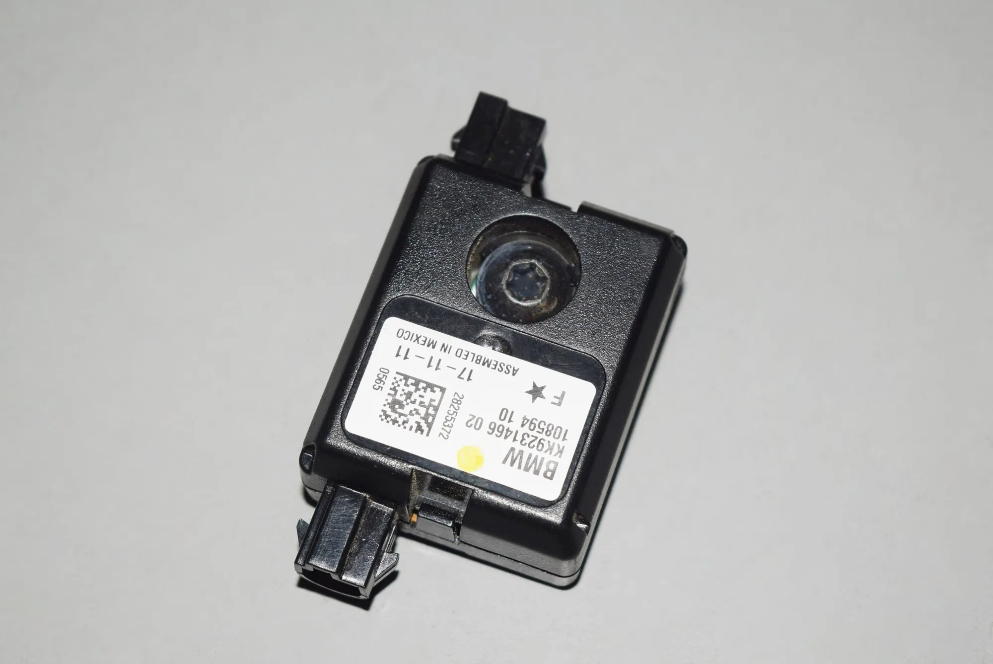 Antenna Amplifier – OEM 9231466 · BMW 3 (F30, F80) BMW 3 (F30, F80) 328 i 2011 – 2