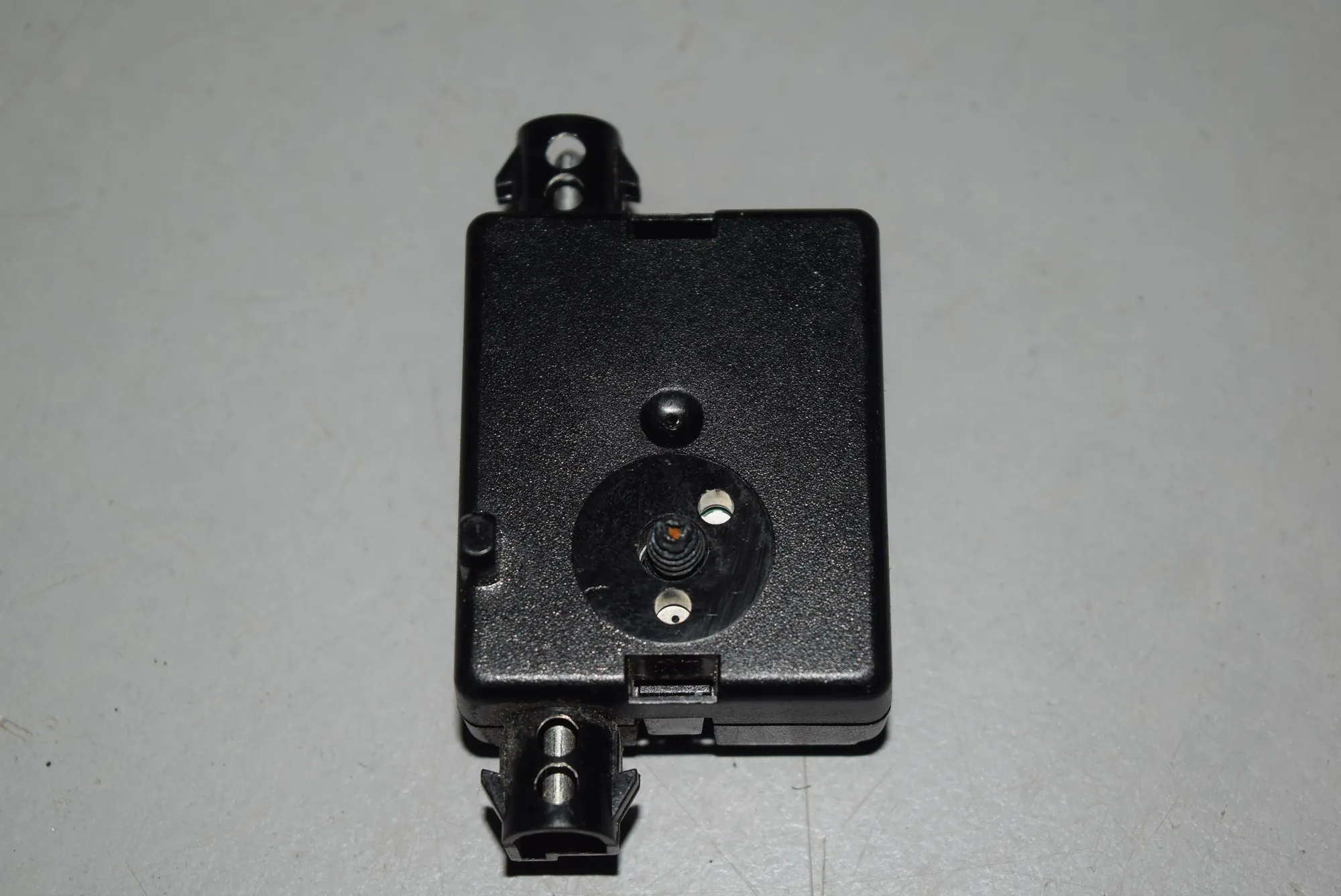 Antenna Amplifier – OEM 9231466 · BMW 3 (F30, F80) BMW 3 (F30, F80) 328 i 2011