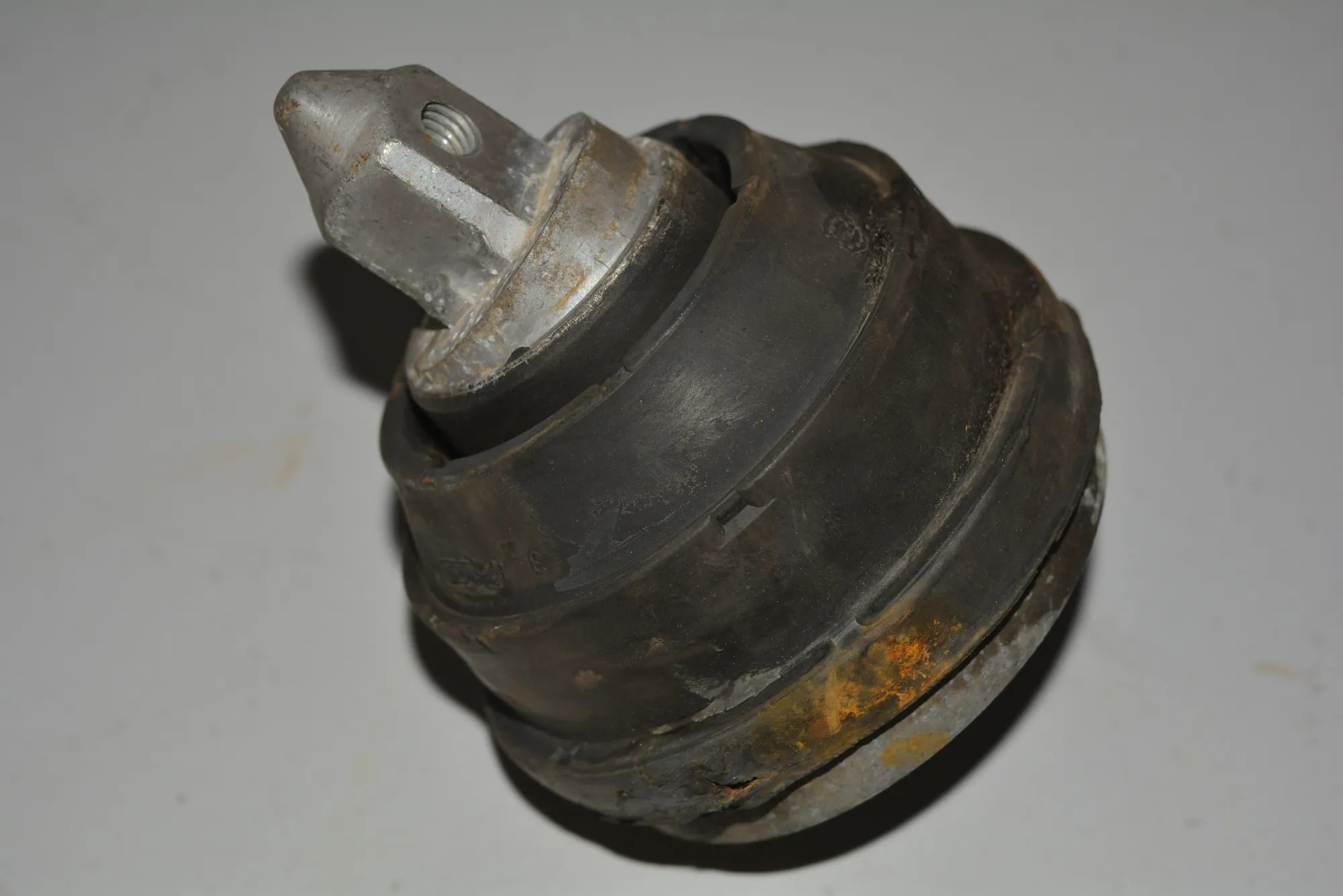 Right Side Engine Mount – OEM 000 · BMW 5 Touring (E39) 530 d 1999