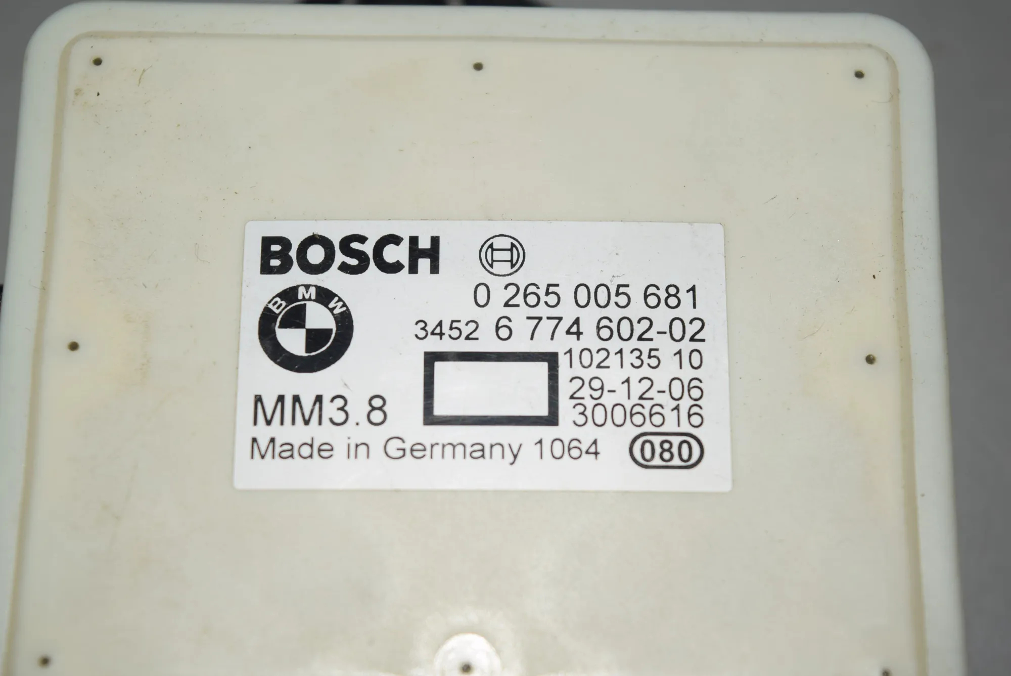 Acceleration Sensor – OEM 67746020265005681 · BMW 5 (E60) BMW 5 (E60) 2006 – 3