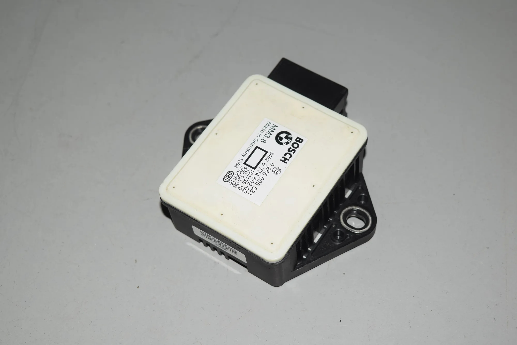 Acceleration Sensor – OEM 67746020265005681 · BMW 5 (E60) BMW 5 (E60) 2006
