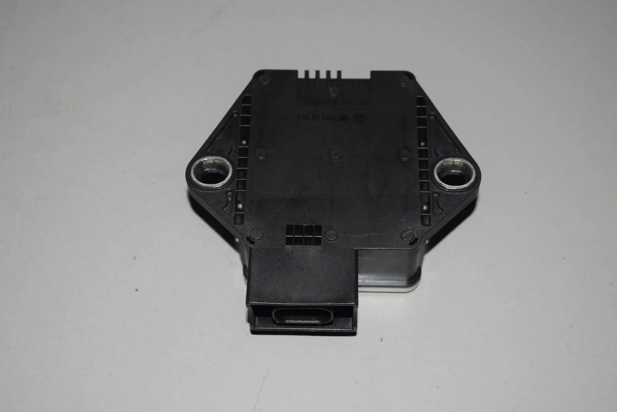 Acceleration Sensor – OEM 67746020265005681 · BMW 5 (E60) BMW 5 (E60) 2006 – 2