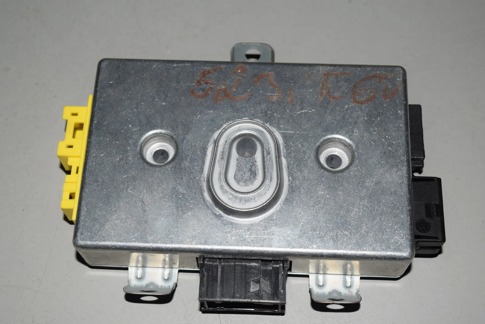 SRS Control Unit – OEM 6963015 · BMW 5 (E60) BMW 5 (E60) 2005 – 3