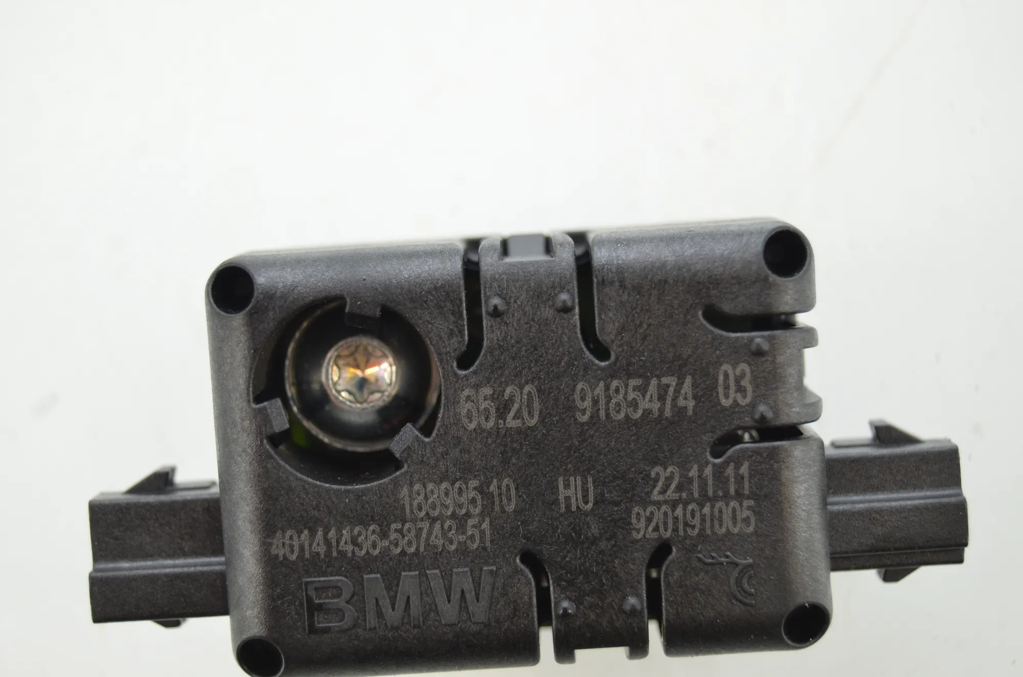 Antenna – OEM 9220831 · BMW 5 Touring (F11) 530 d xDrive 2012 – 9