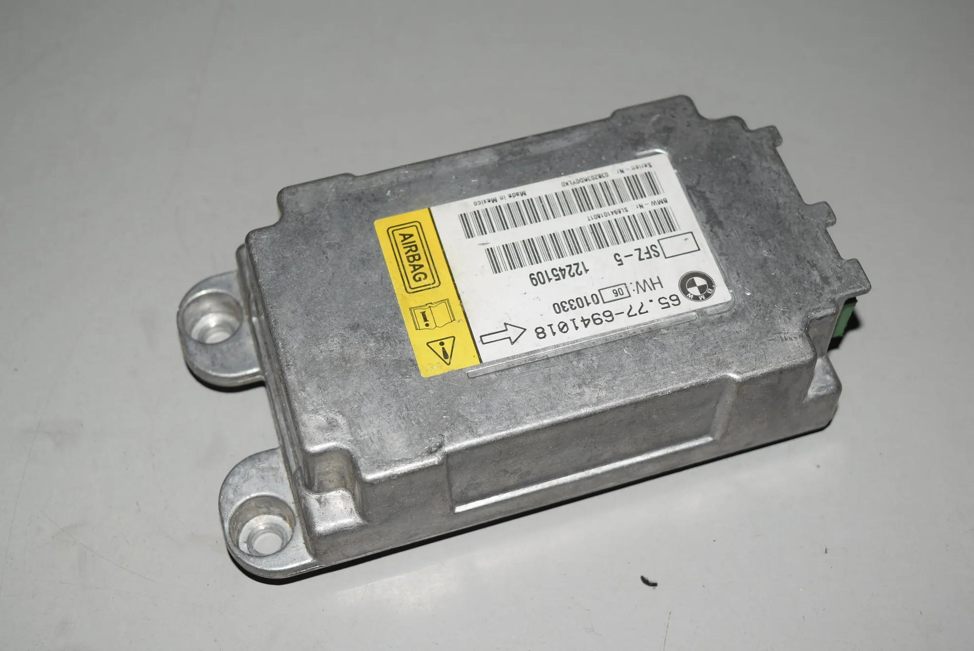 SRS Control Unit – OEM 6941018 · BMW 5 (E60) BMW 5 (E60) 2005 – 2
