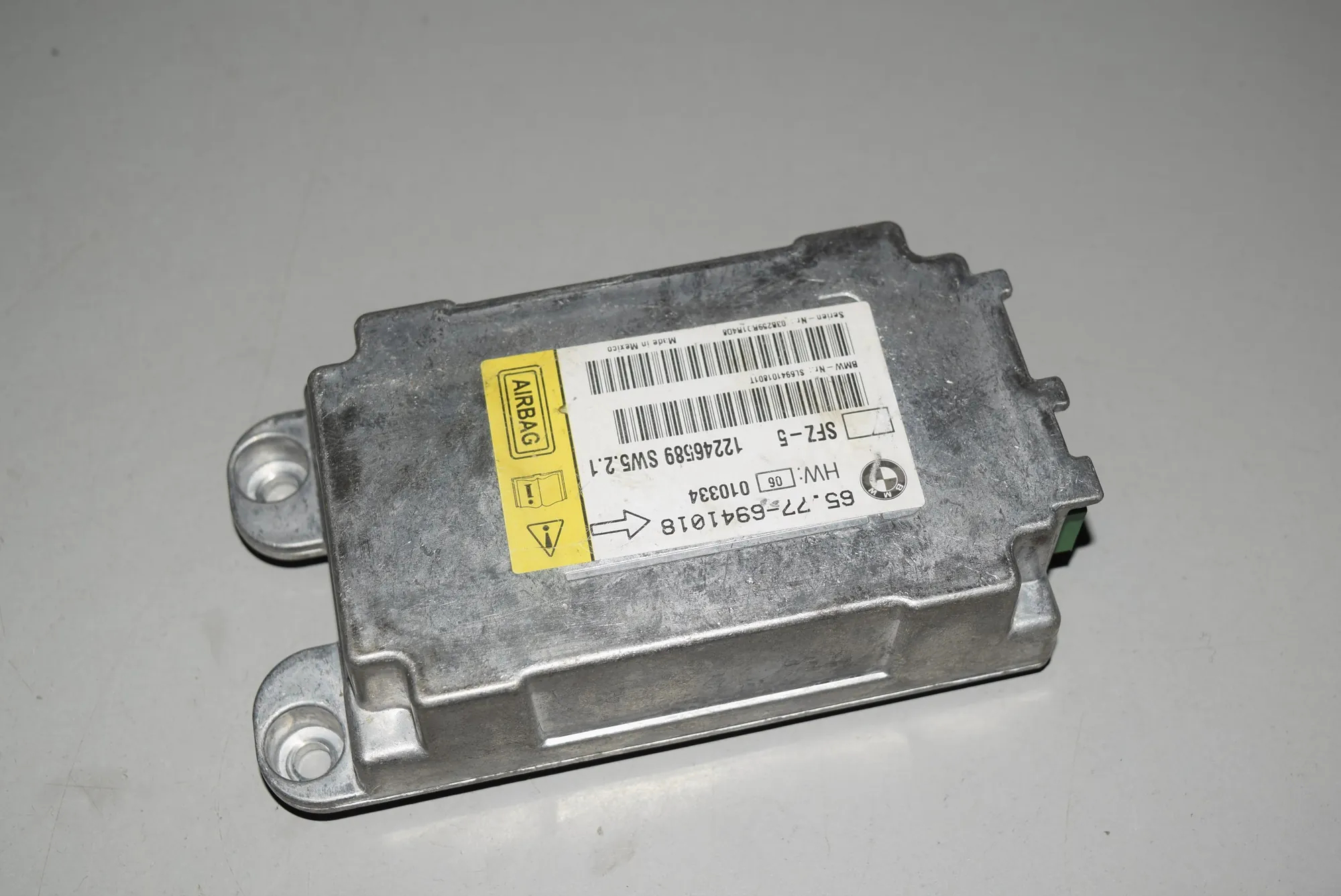 SRS Control Unit – OEM 6941018 · BMW 5 (E60) BMW 5 (E60) 2005