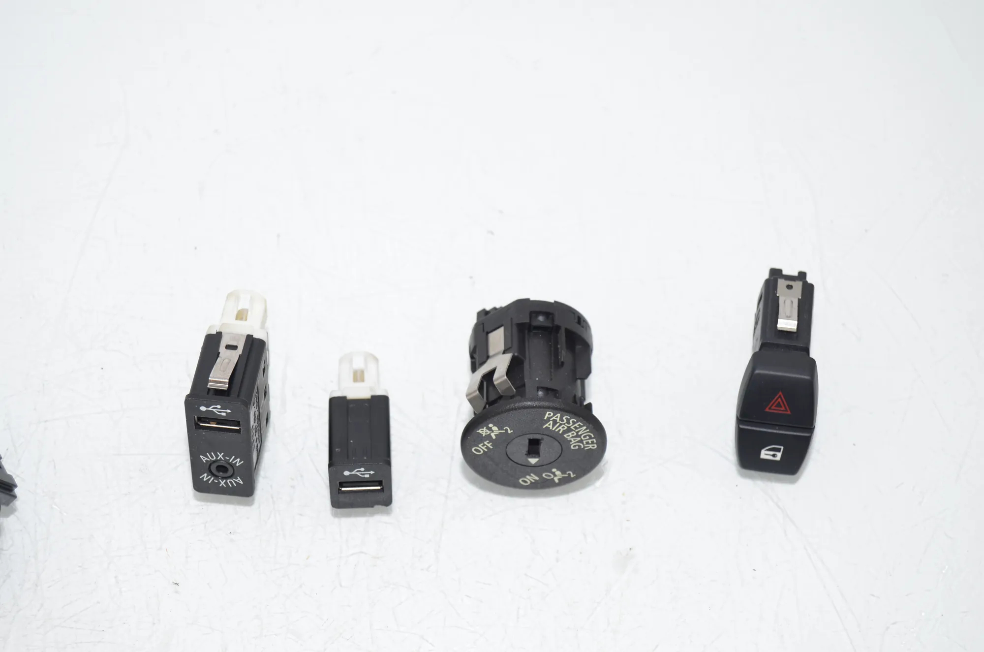 Switches – OEM 9202948 · BMW 5 Touring (F11) 530 d xDrive 2012 – 2