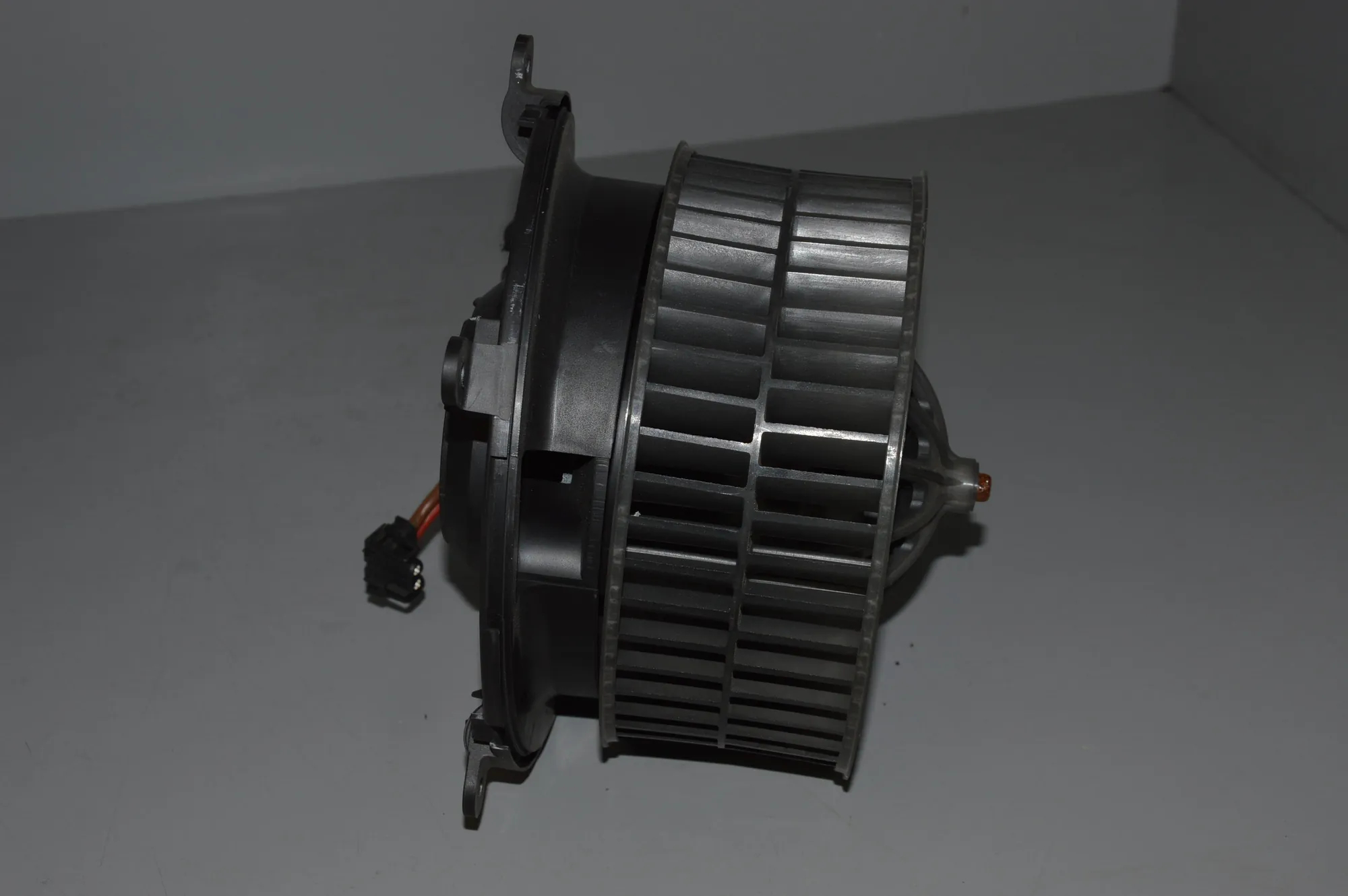 Heater Blower Fan – OEM 6913402KATALOGONR · BMW 7 (E65, E66, E67) BMW 7 (E65, E66, E67) 730 d 2003 – 2