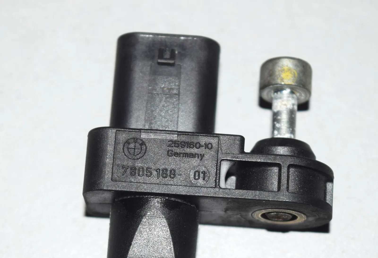 Camshaft Position Sensor – OEM 7805188 · BMW X1 (E84) BMW X1 (E84) xDrive 20 d 2009 – 4