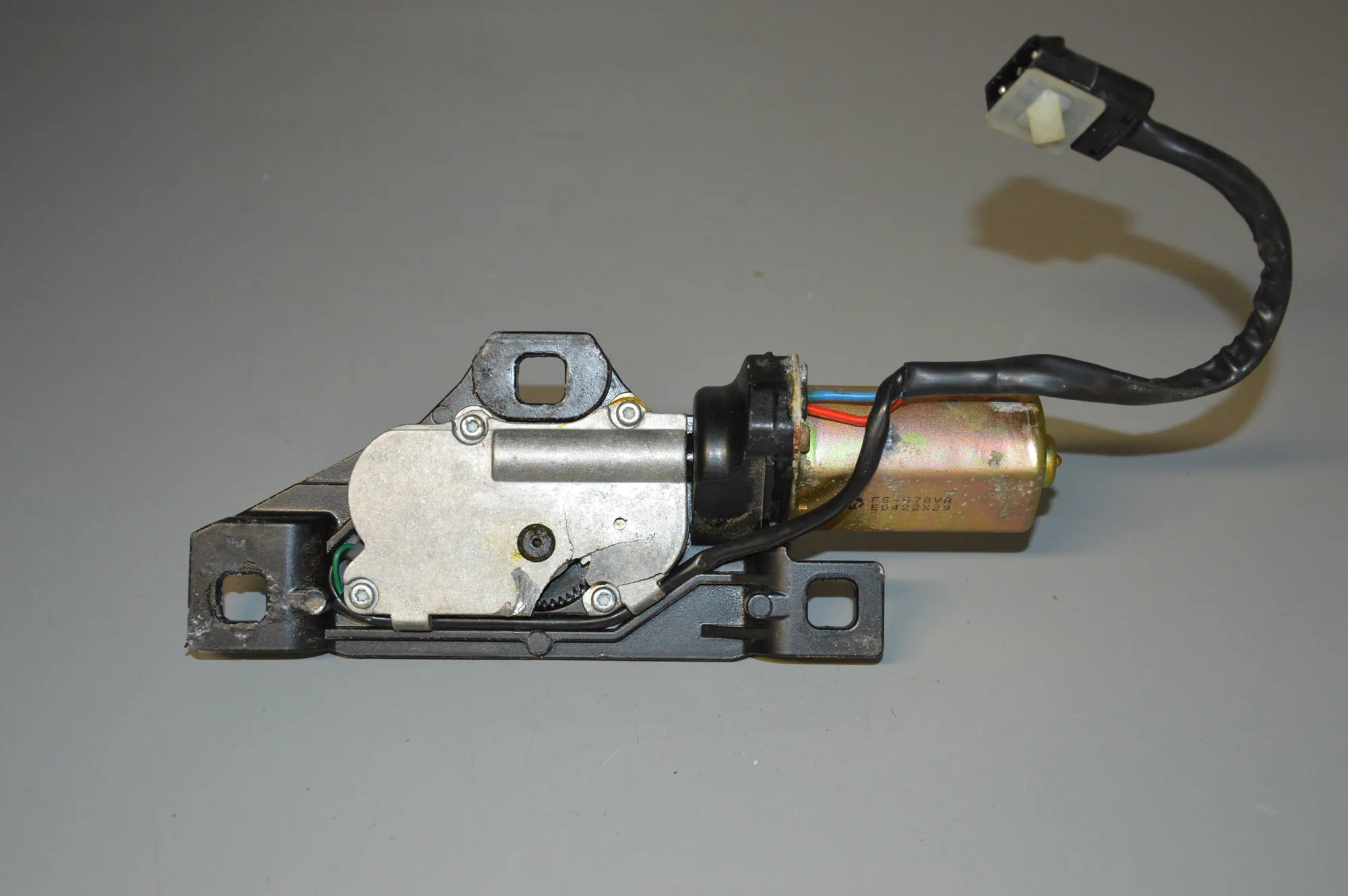 Tailgate Boot Lock – OEM 67107014872 · BMW 7 (E65, E66, E67) BMW 7 (E65, E66, E67) 730 d 2004 – 4