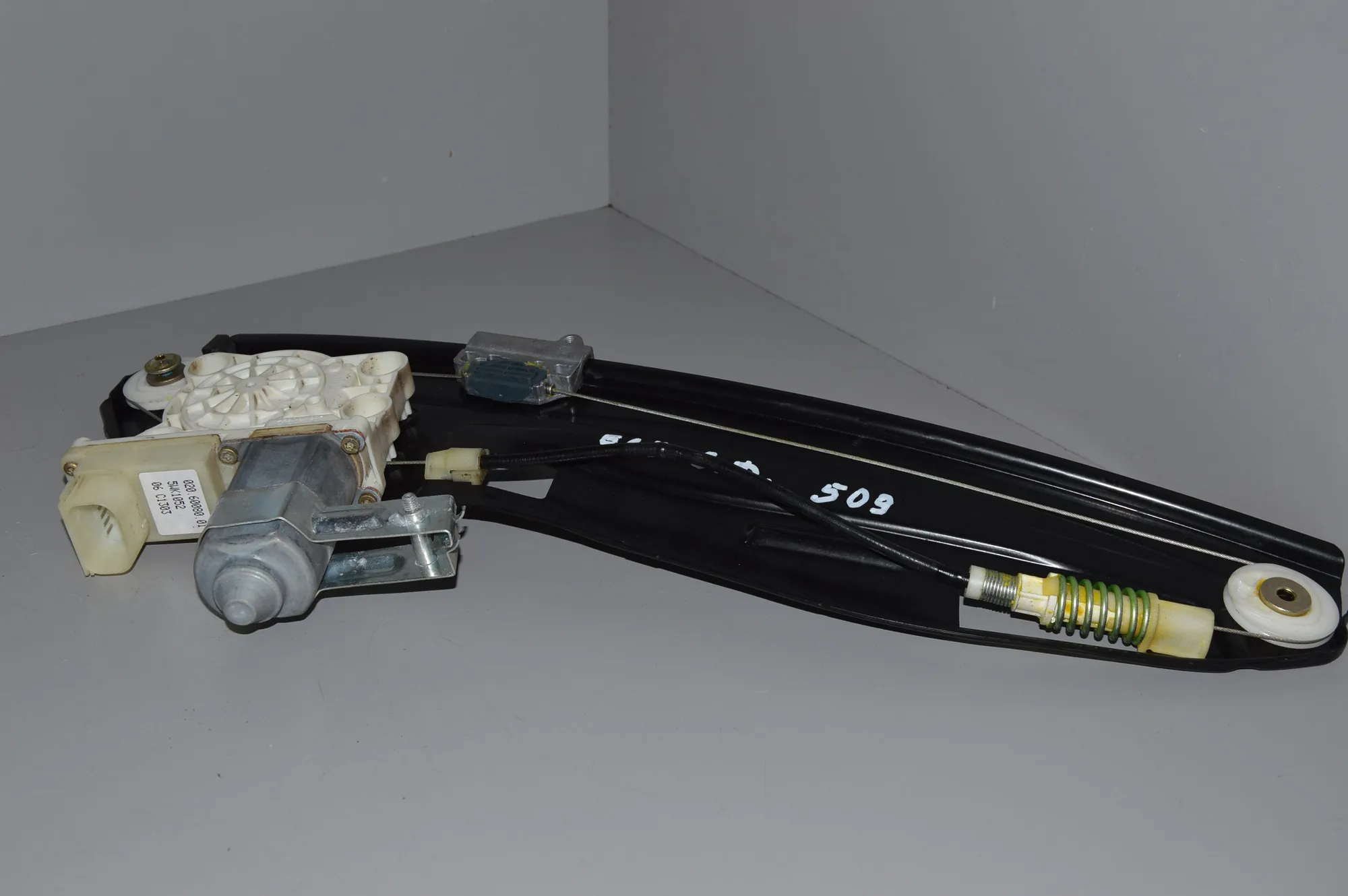 Rear Right Door Window Regulator – OEM 51357024814 · BMW 7 (E65, E66, E67) BMW 7 (E65, E66, E67) 2004 – 3