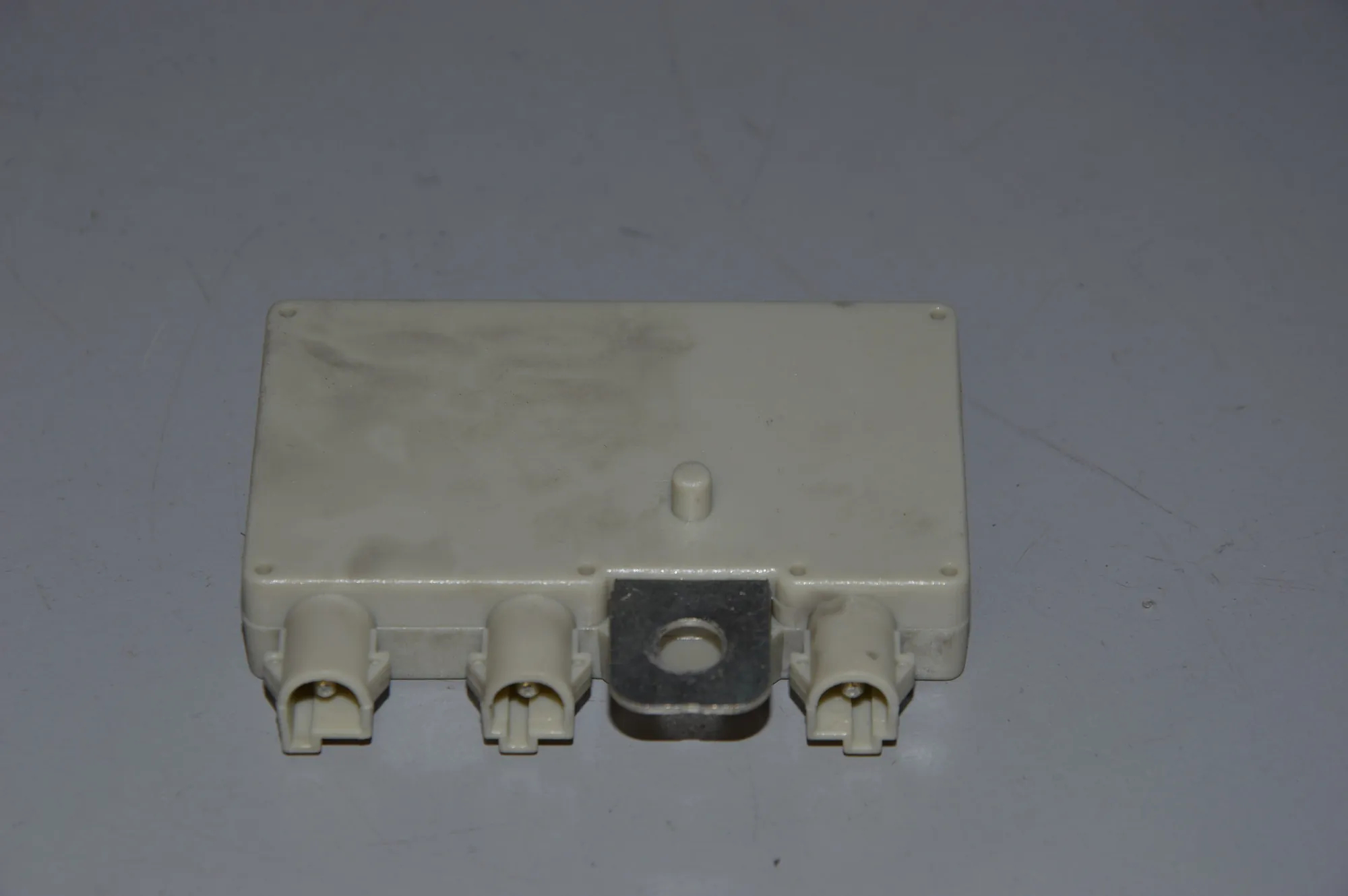 Antenna Amplifier – OEM 65248368205 · BMW 7 (E65, E66, E67) BMW 7 (E65, E66, E67) 730 d 2004 – 3
