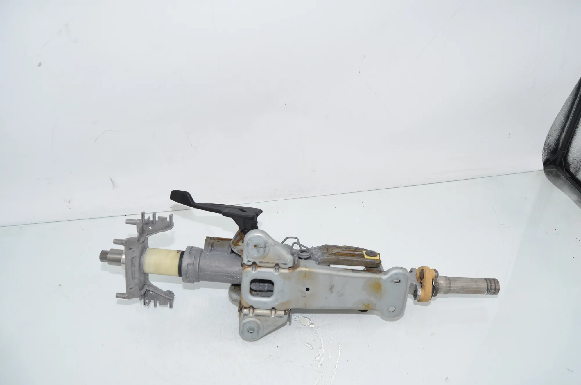 Steering Wheel Adjustment Mechanism – OEM 6795343 · BMW 5 Touring (F11) 530 d xDrive 2012 – 3