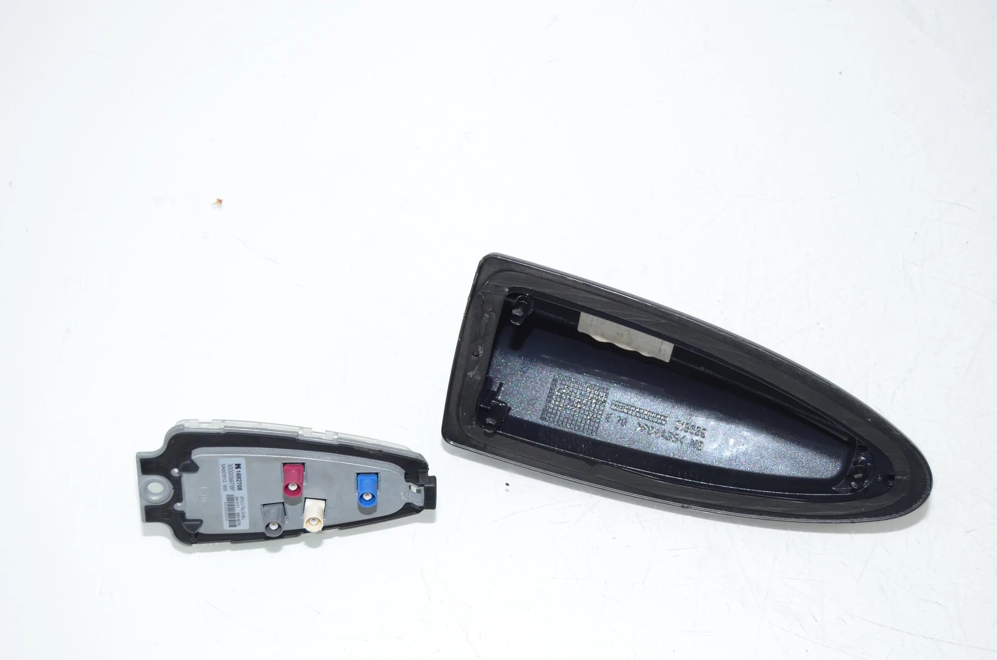 Antenna Trim – OEM 6959147 · BMW 5 Touring (F11) 530 d xDrive 2012 – 3