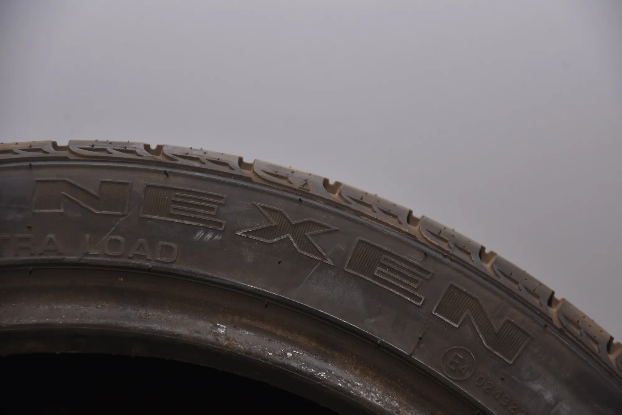 Tire · BMW 5 (E60) BMW 5 (E60) 2003 – 3