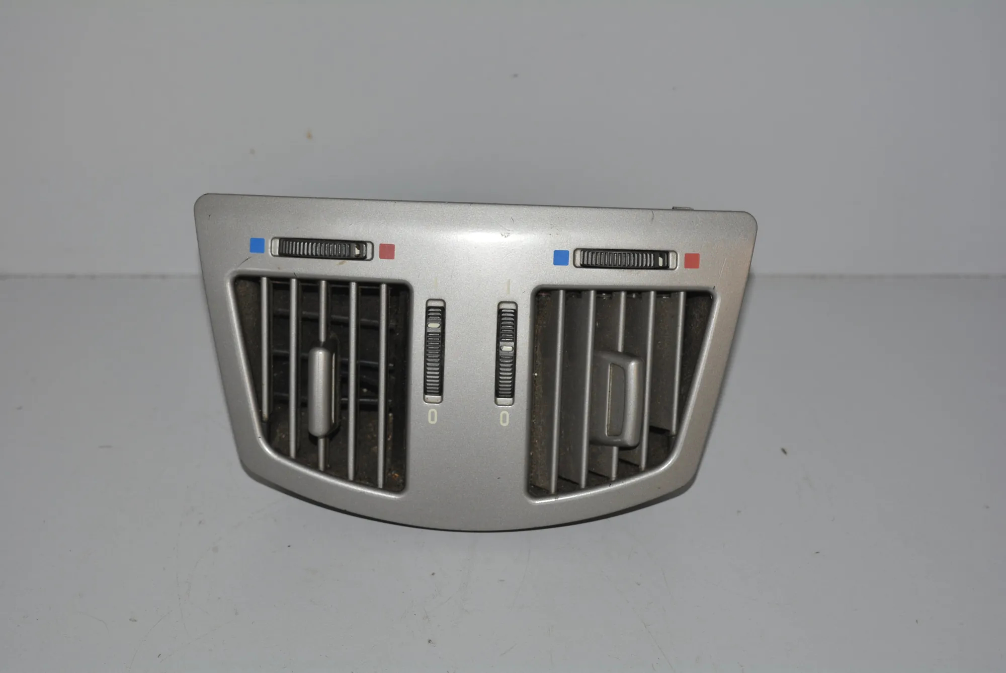 Dashboard Air Vents – OEM NA · BMW 7 (E65, E66, E67) BMW 7 (E65, E66, E67) 730 Ld 2005