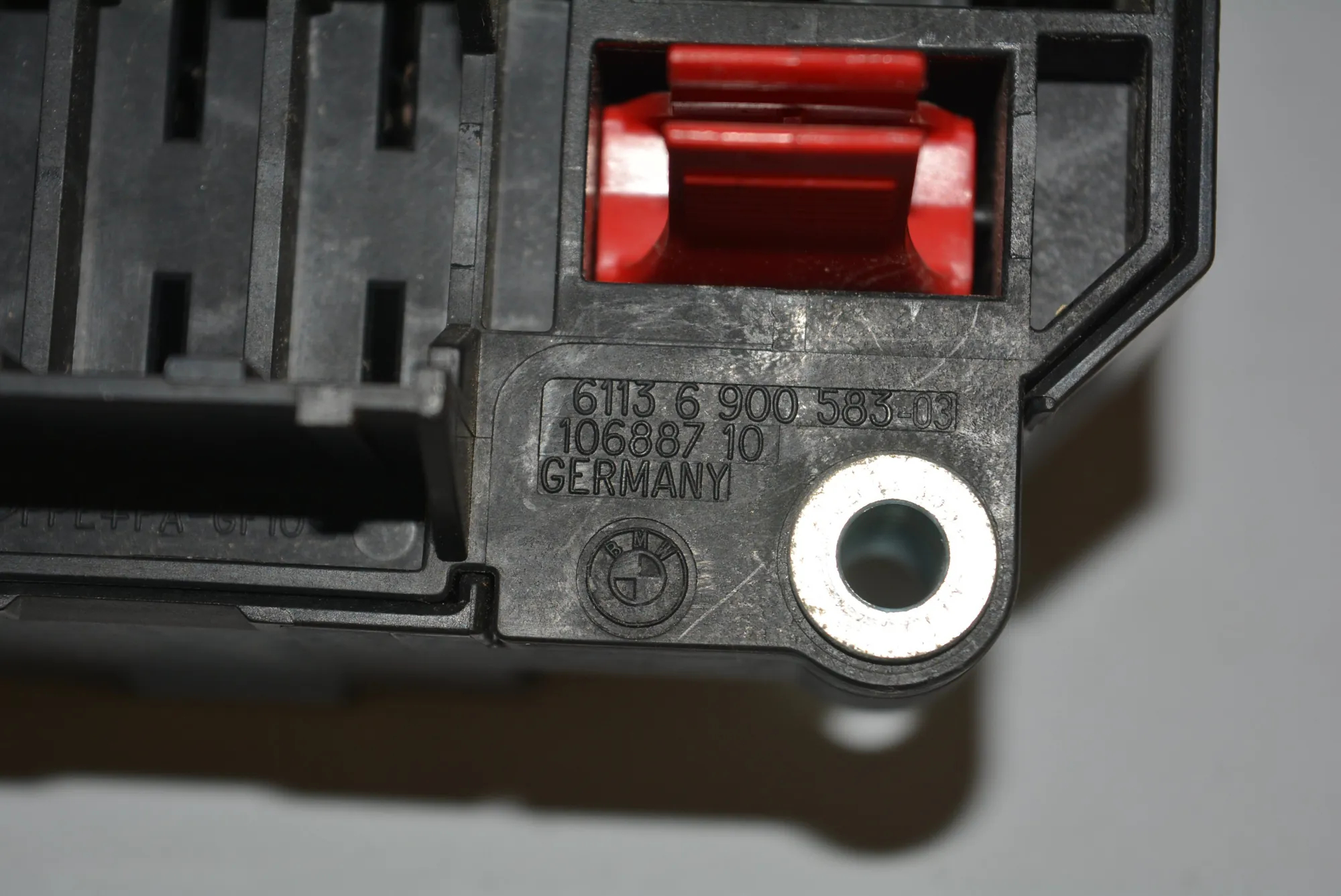 Fuse Box – OEM 6900583 · BMW 7 (E65, E66, E67) BMW 7 (E65, E66, E67) 730 Ld 2005 – 3