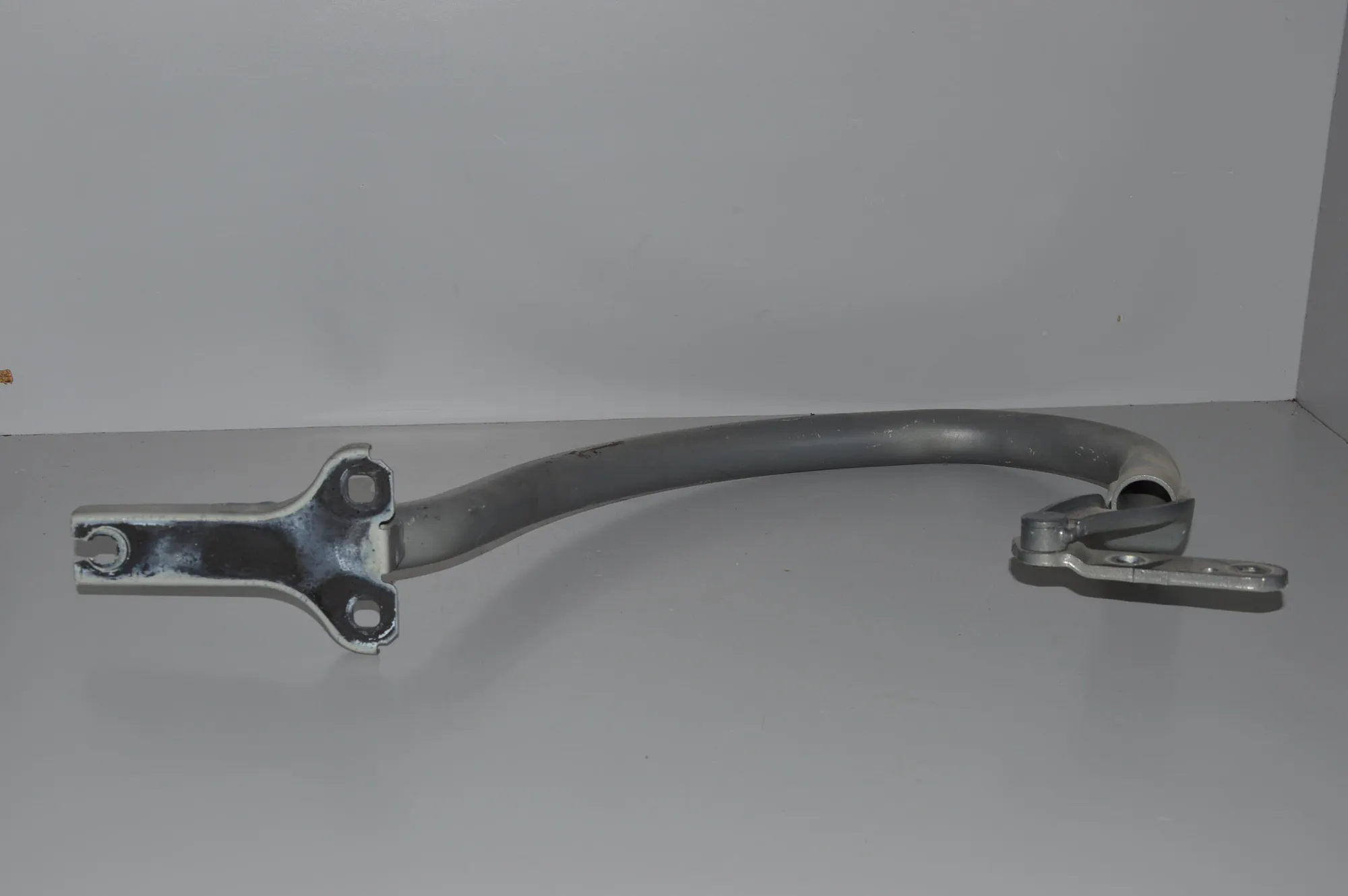 Right Side Bootlid Hinge – OEM 7008744 · BMW 6 (E63) BMW 6 (E63) M 2005 – 3