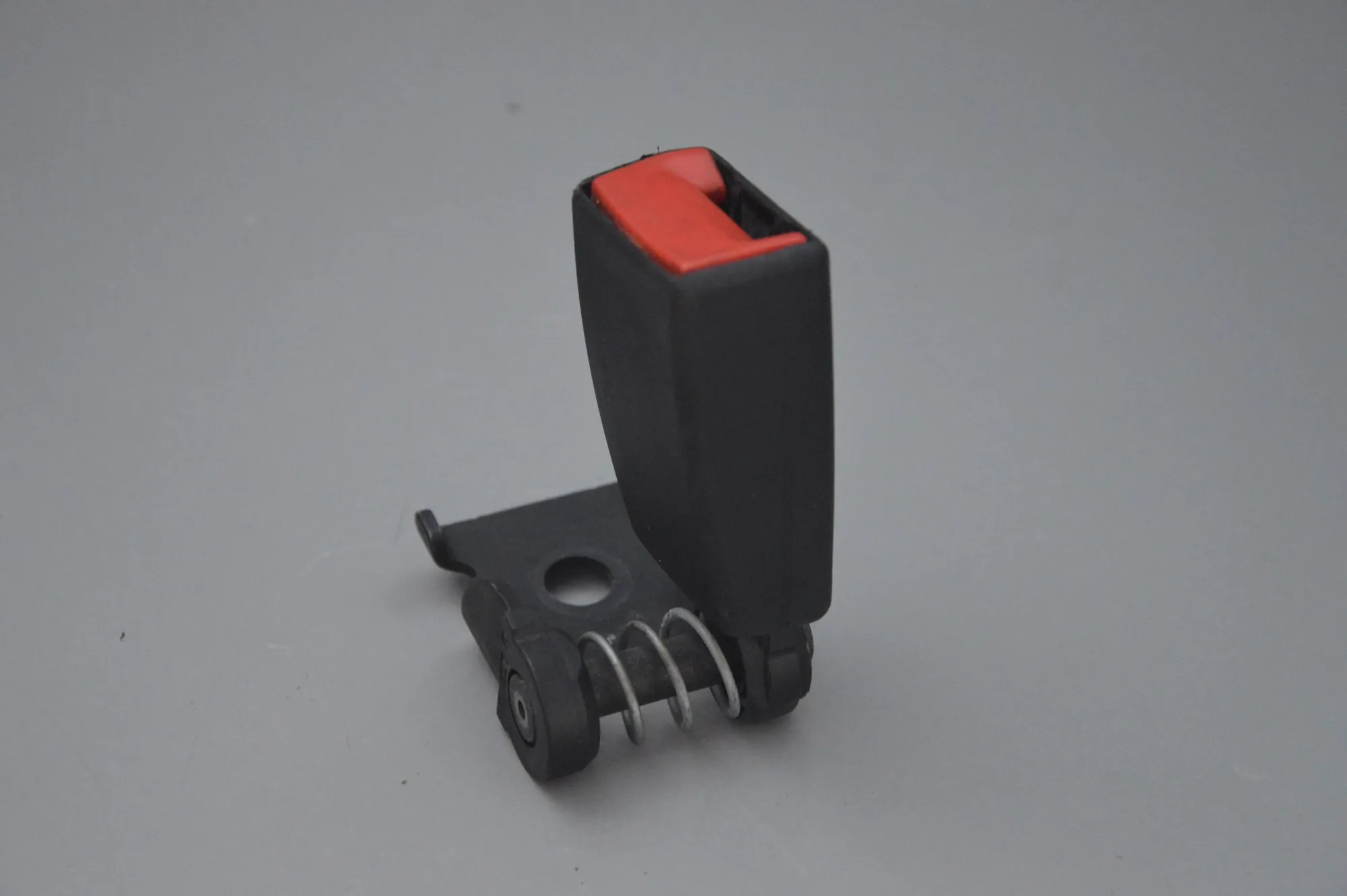 Rear Left Seat Buckle – OEM 7009829 · BMW 6 (E63) BMW 6 (E63) M 2005