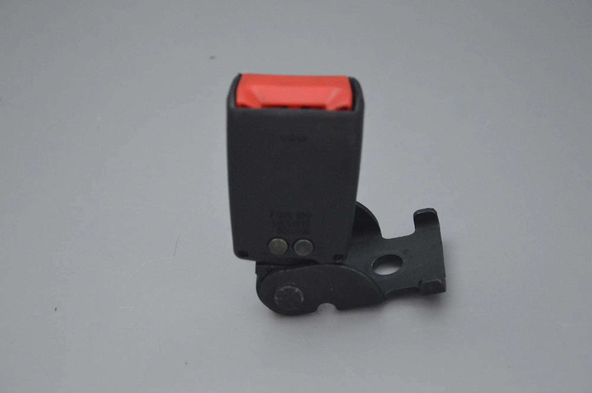 Rear Left Seat Buckle – OEM 7009829 · BMW 6 (E63) BMW 6 (E63) M 2005 – 2