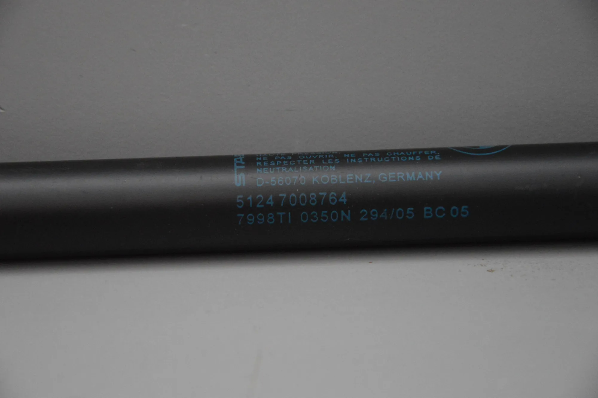 Left Side Tailgate Gas Strut – OEM 7008764 · BMW 6 (E63) BMW 6 (E63) M 2005 – 2