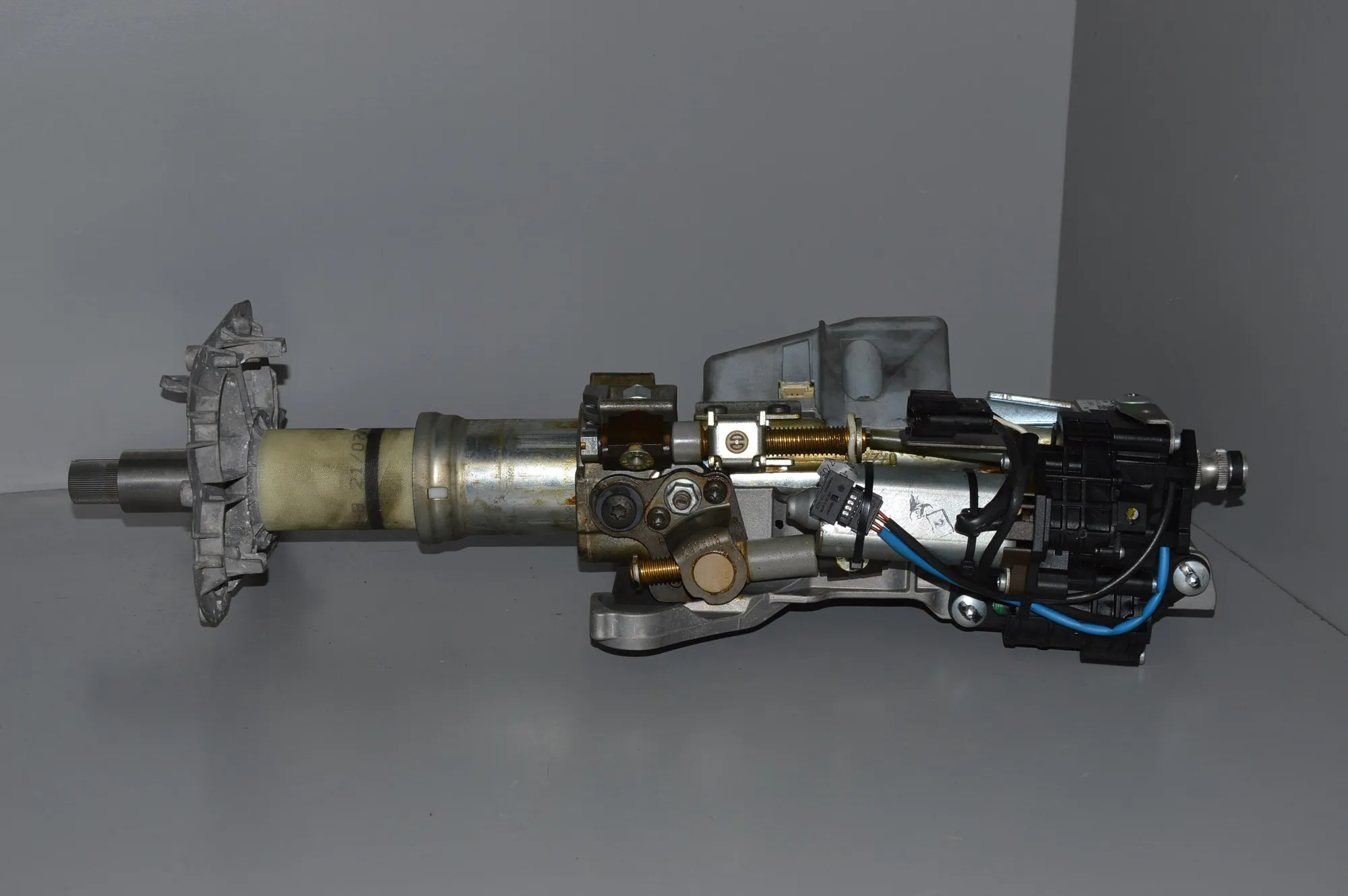 Steering Wheel Adjustment Mechanism – OEM 6774627 · BMW 6 (E63) BMW 6 (E63) M 2005 – 3